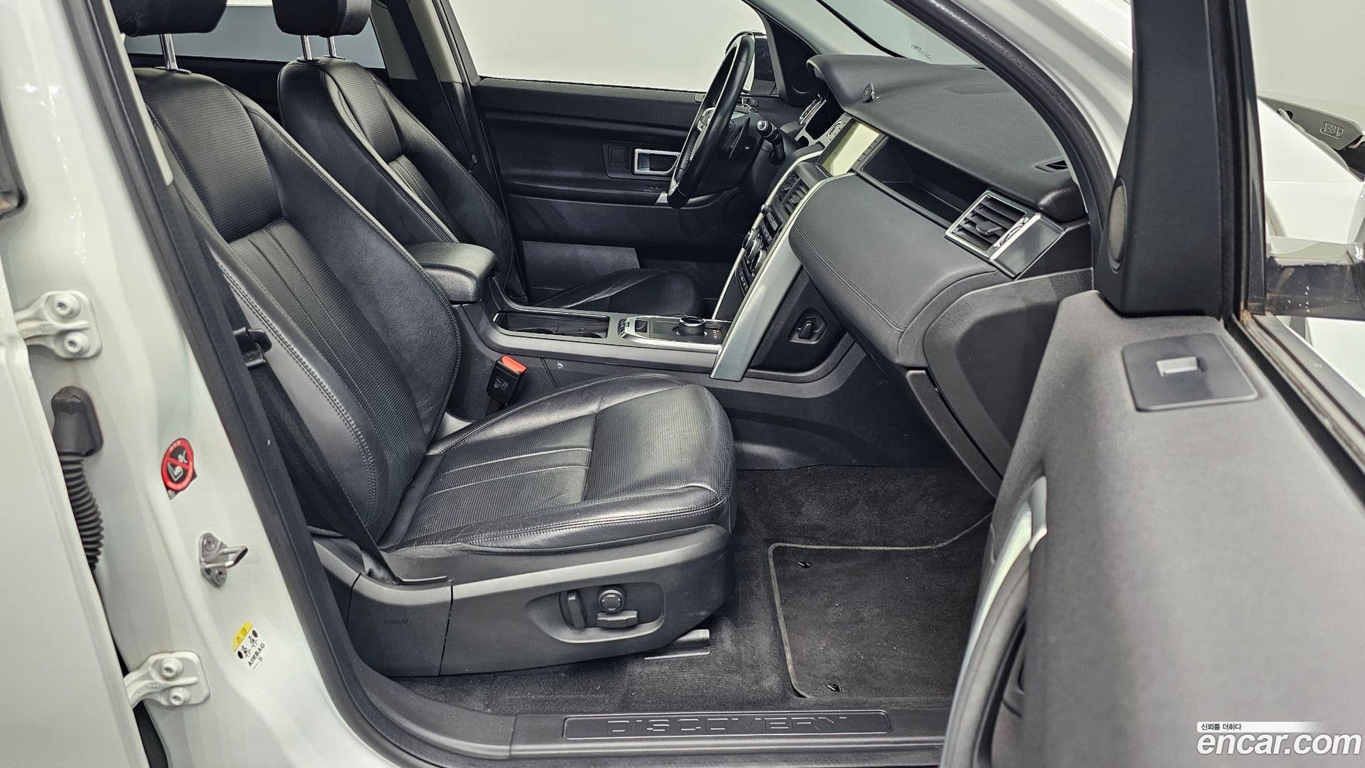 Main__Slider__Photo:Discovery Sport Land Rover 2018.11-11
