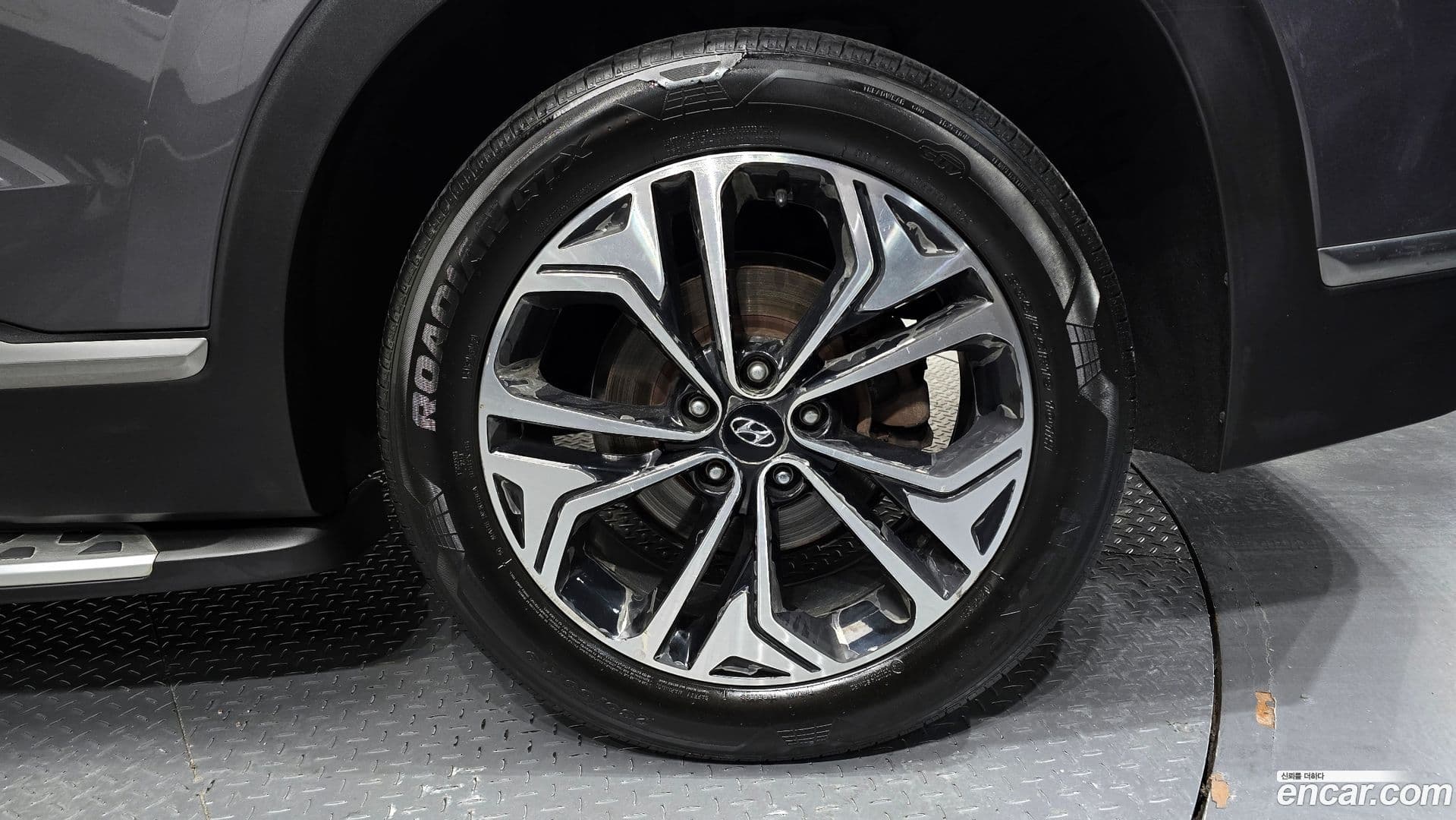 Main__Slider__Photo:Santafe Hyundai 2018.3-20