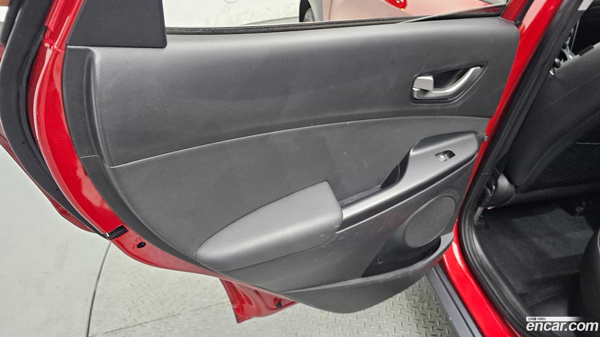 Kona Hyundai 2017.10-INNER-035