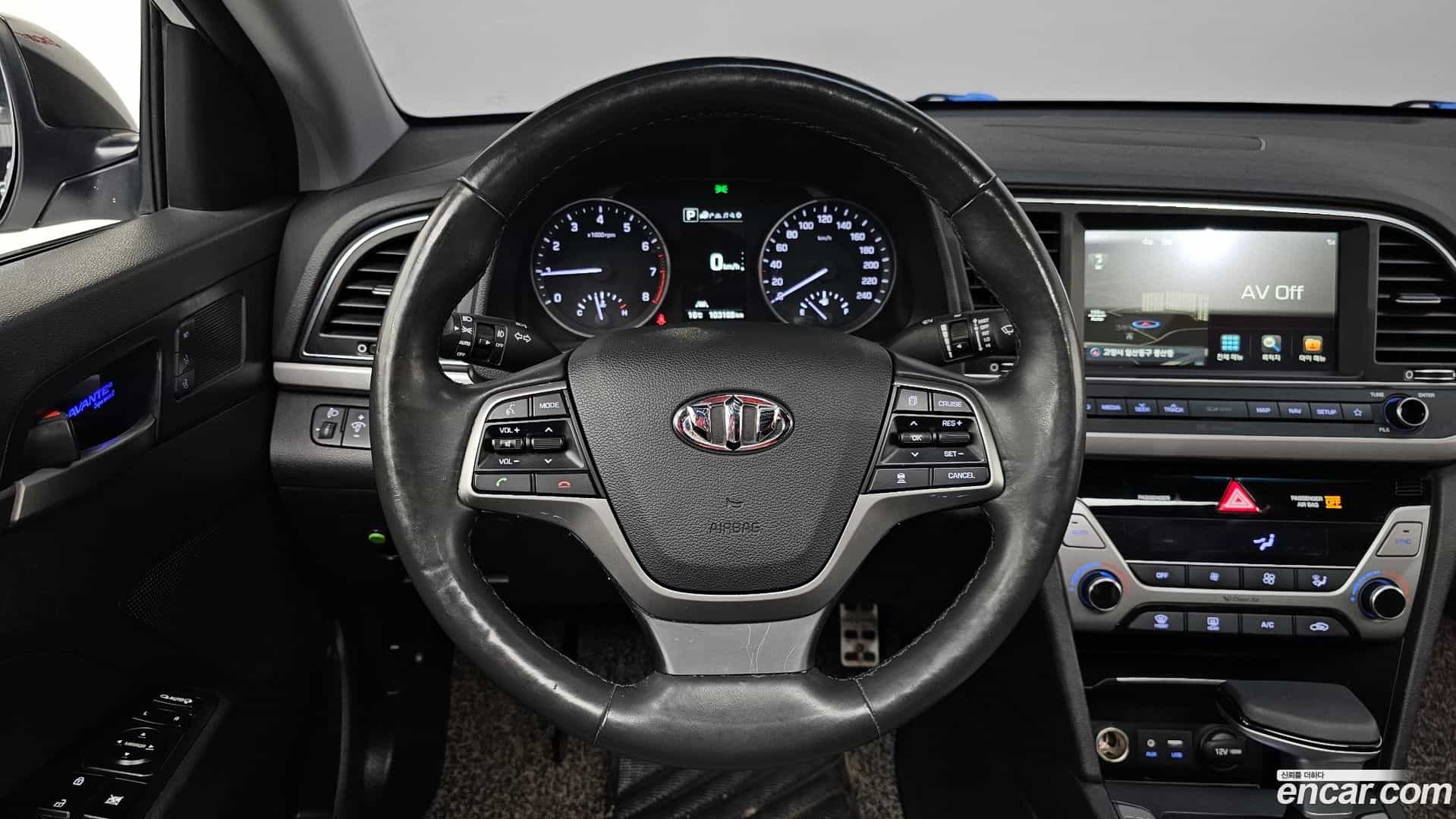 AVANTE Hyundai 2017.10-OPTION-017