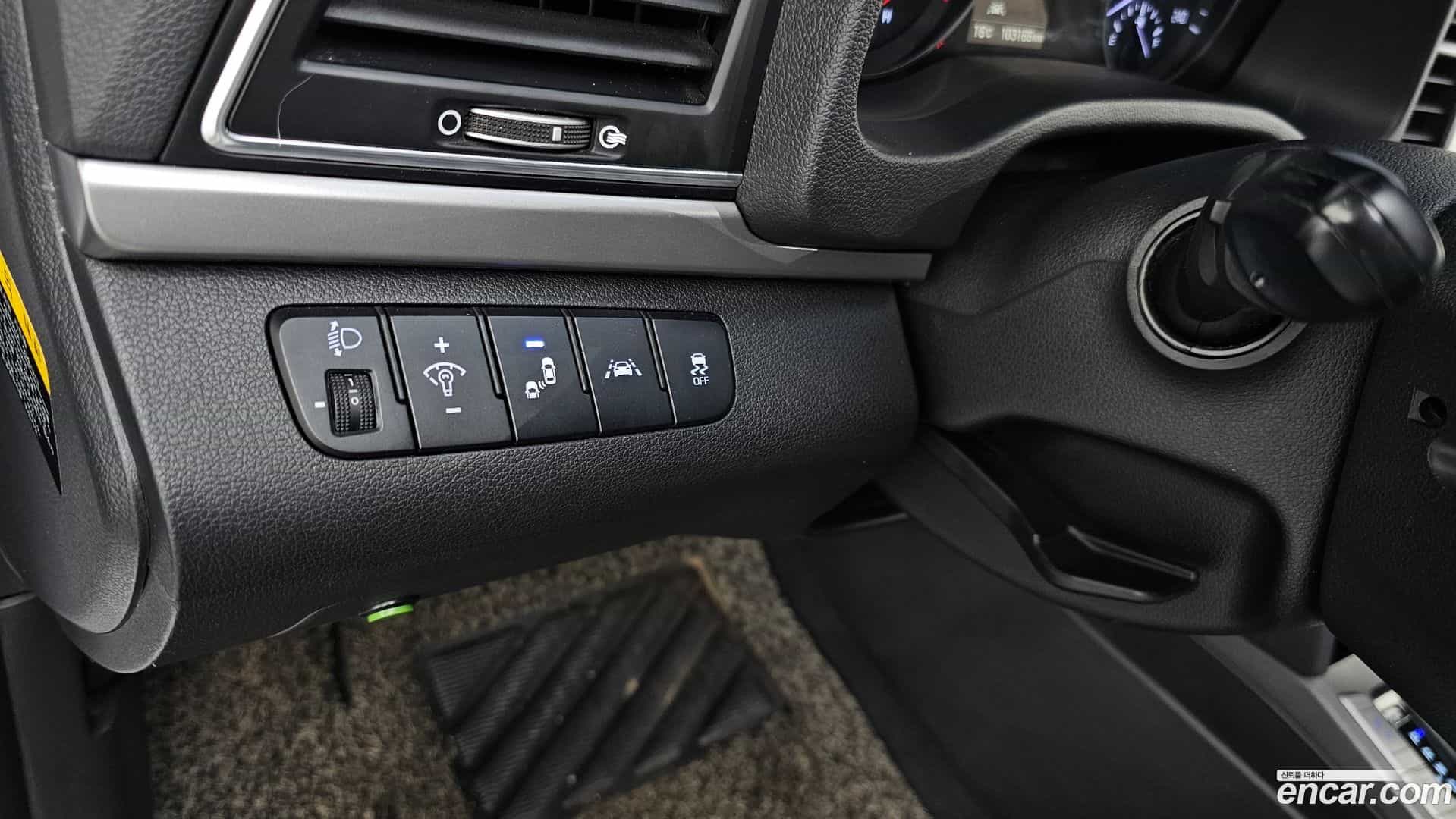 AVANTE Hyundai 2017.10-OPTION-022