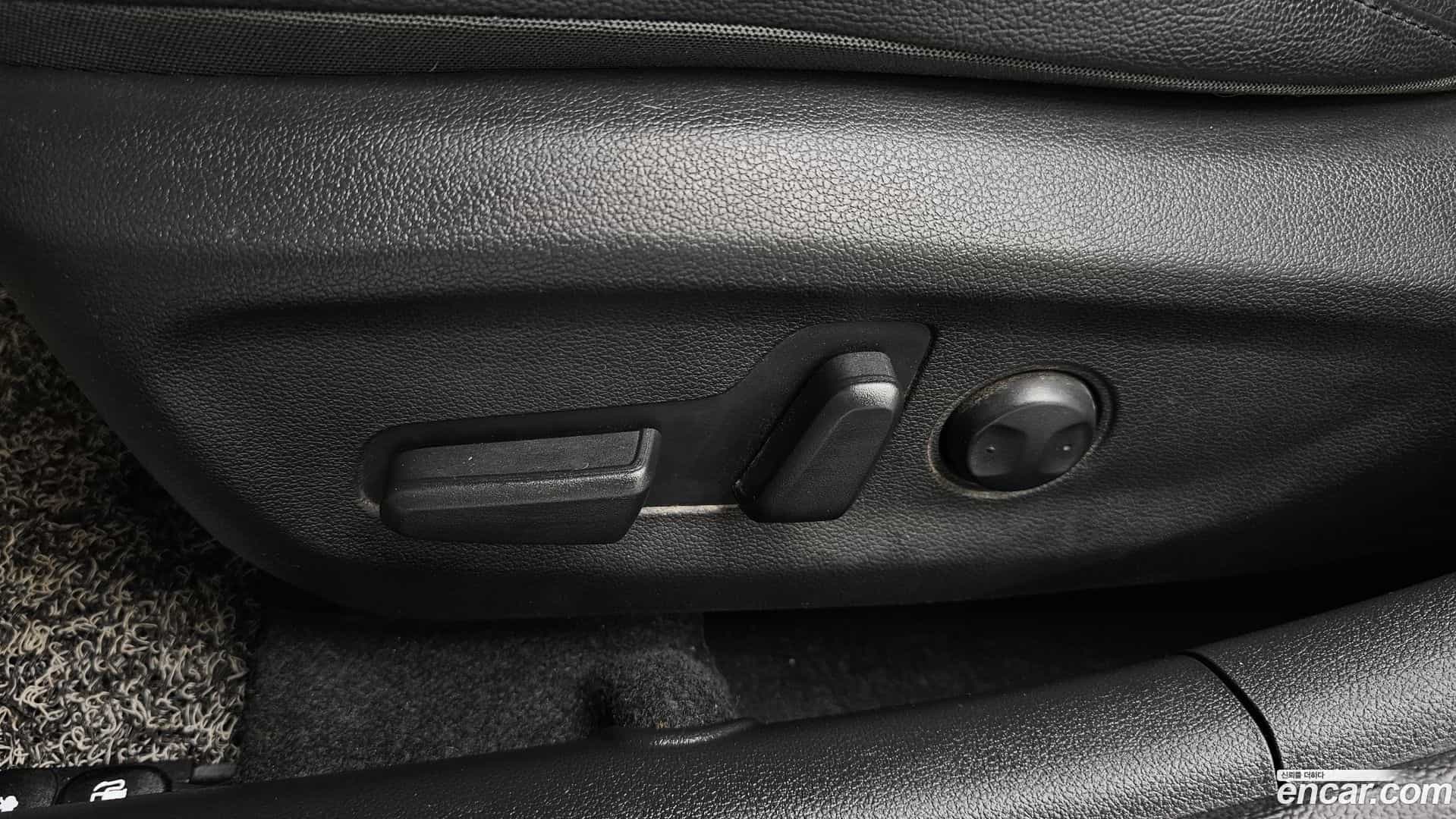AVANTE Hyundai 2017.10-OPTION-044