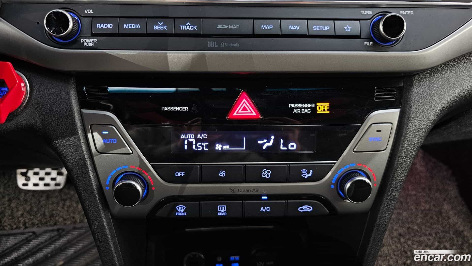 AVANTE Hyundai 2017.10-OPTION-045