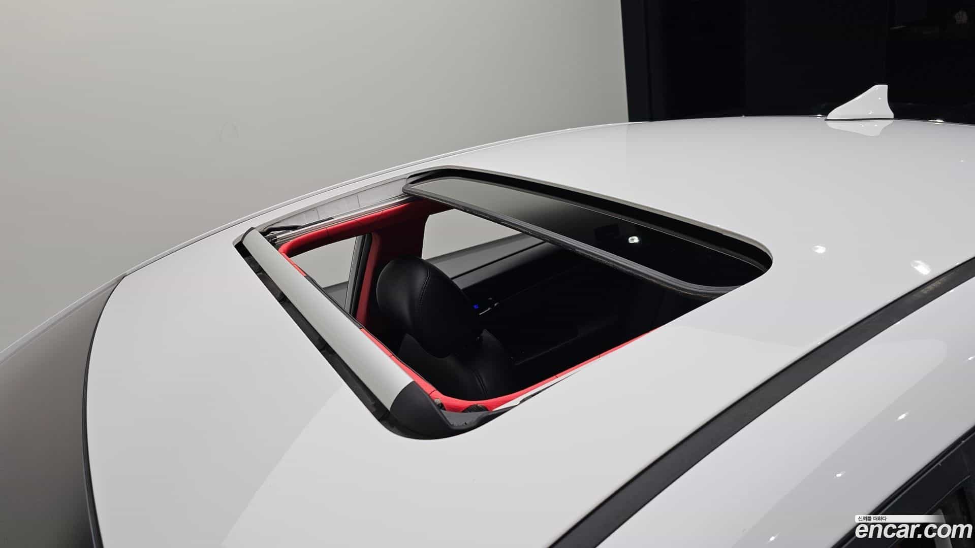 AVANTE Hyundai 2017.10-OPTION-048