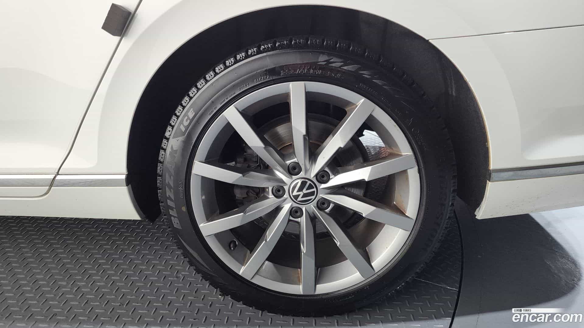 Passat Volkswagen 2022.6-OUTER-031