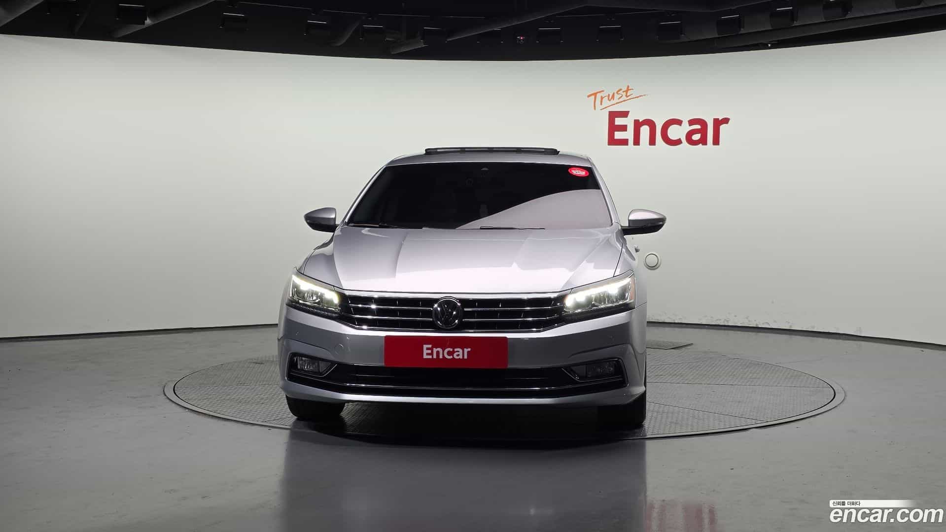 Passat Volkswagen 2018.9-OUTER-003