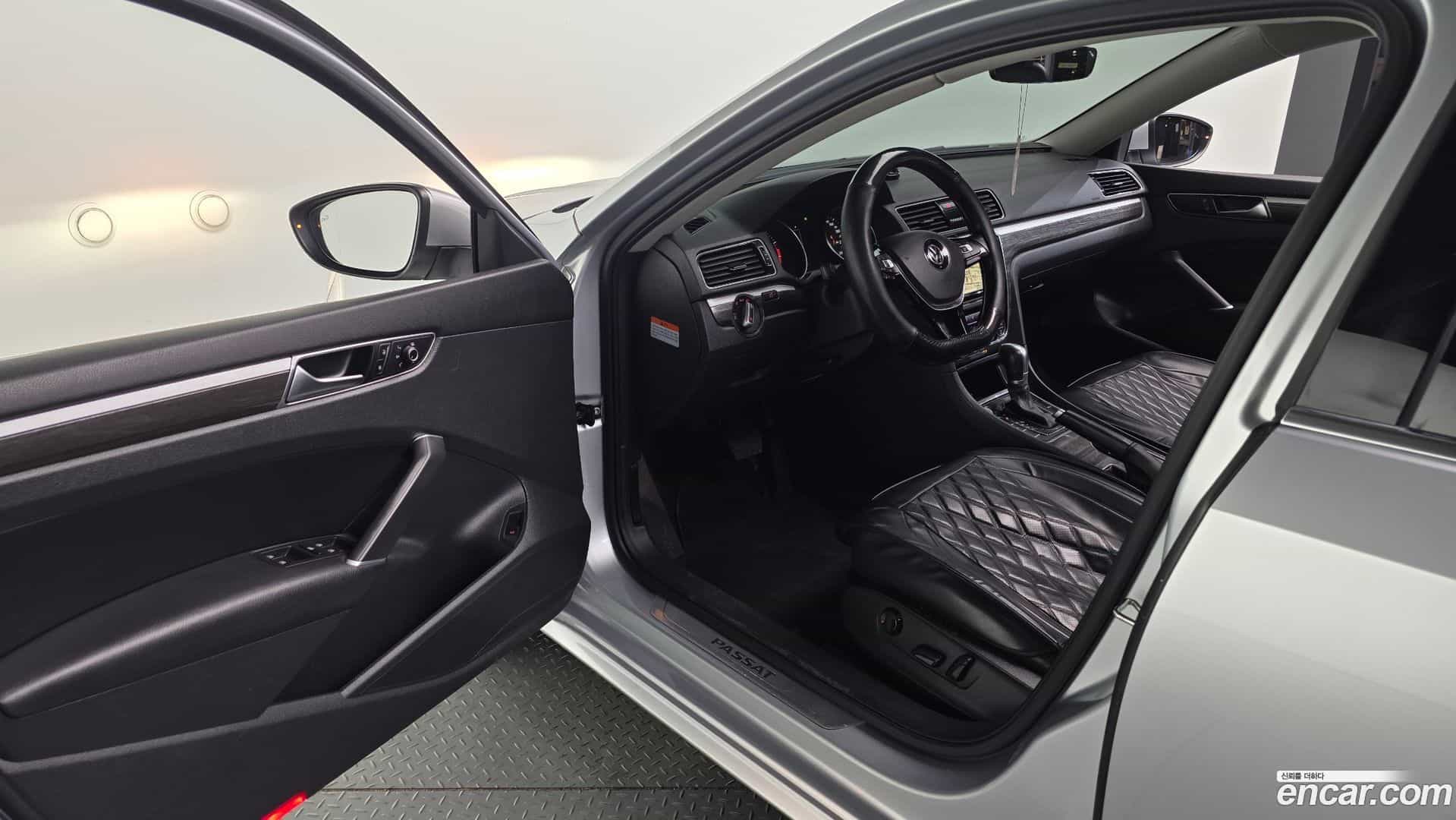 Passat Volkswagen 2018.9-OPTION-015