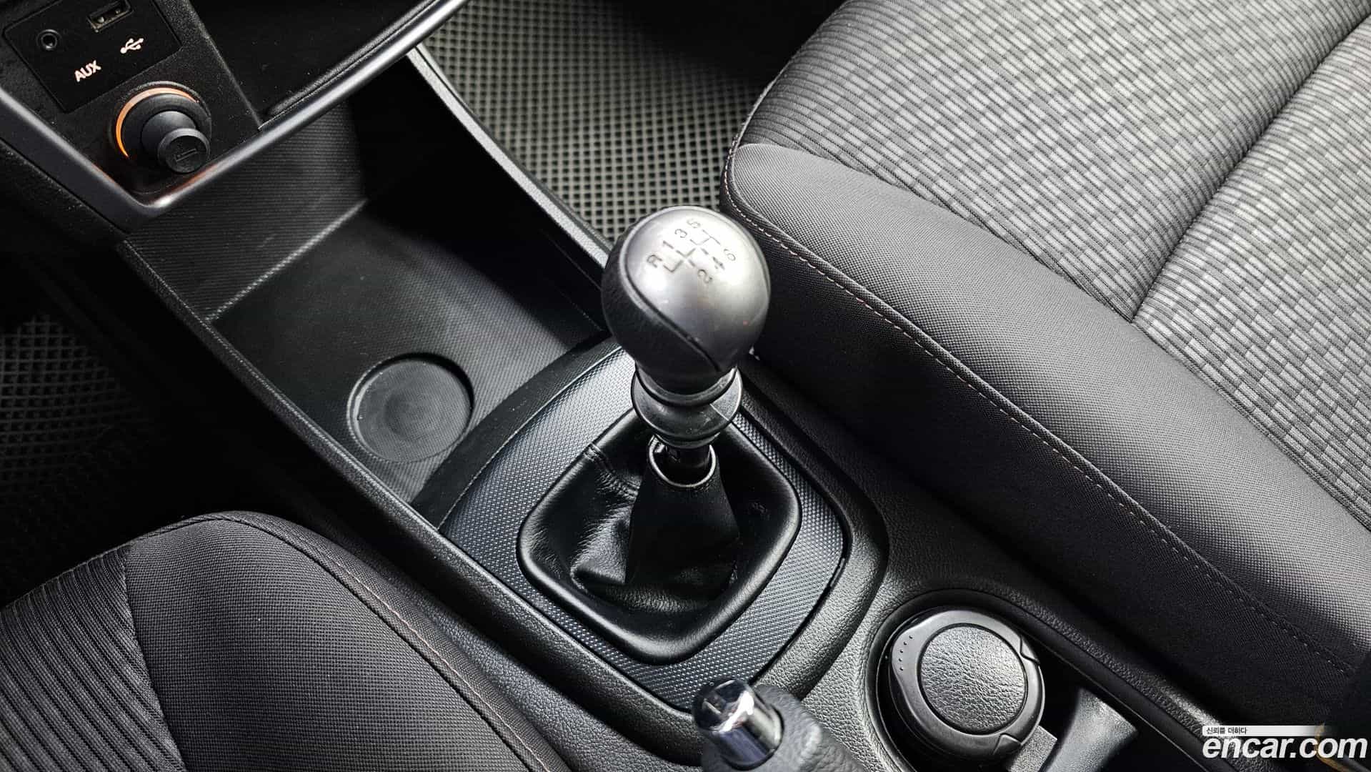 KORANDO KG Mobility 2014.1-INNER-009