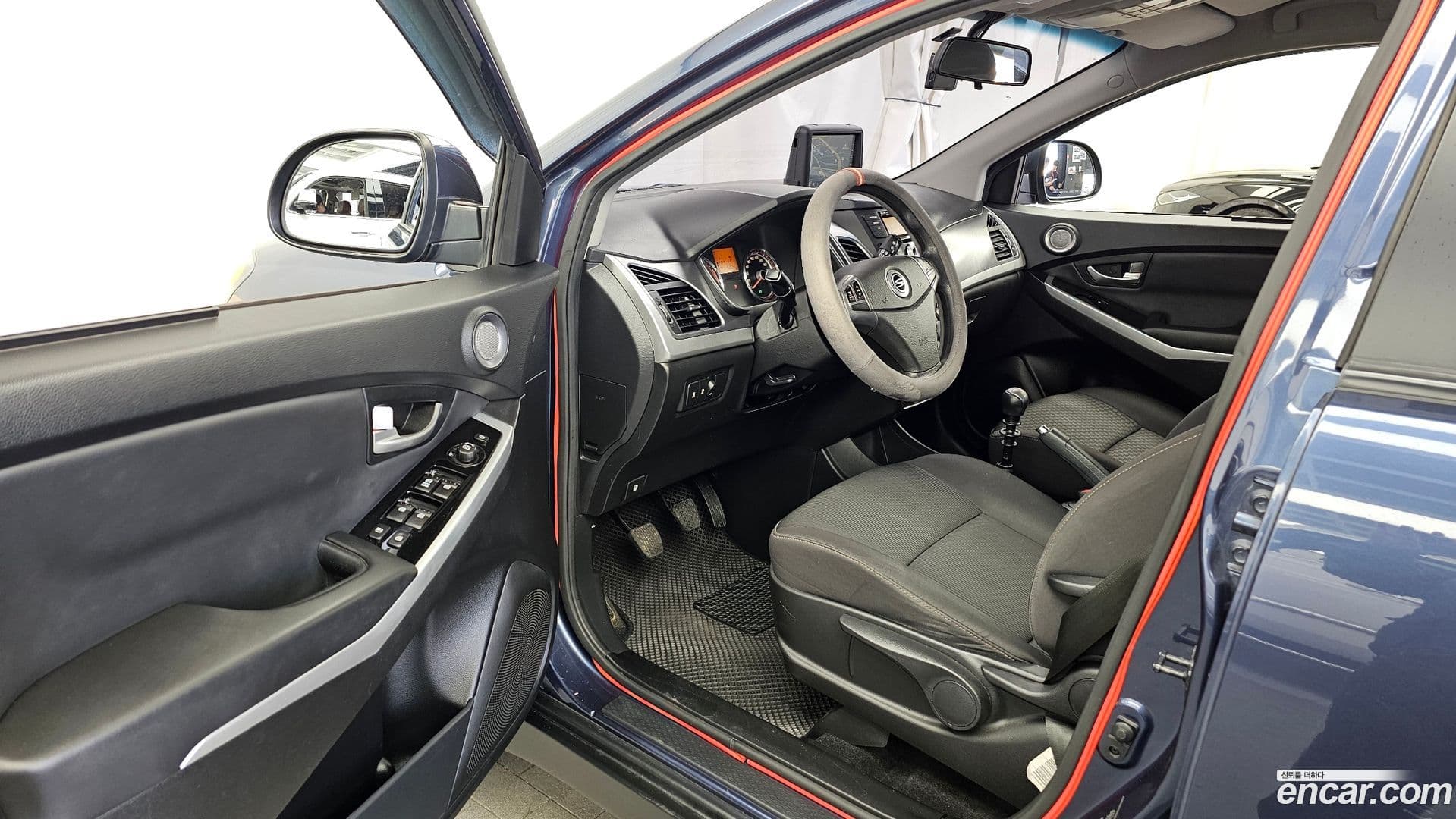 Main__Slider__Photo:KORANDO KG Mobility 2014.1-9