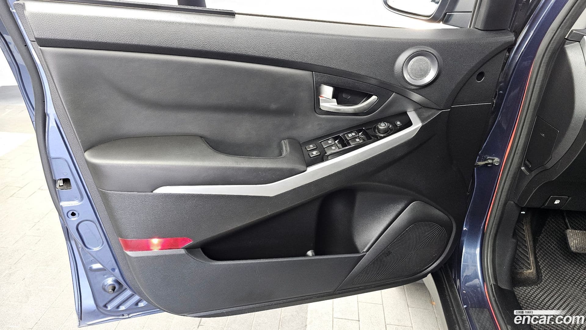 Main__Slider__Photo:KORANDO KG Mobility 2014.1-23