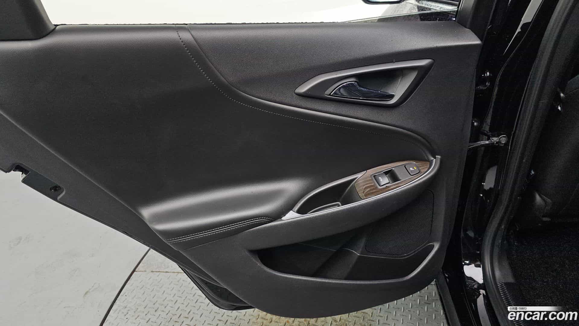Malibu Chevrolet 2017.4-INNER-035