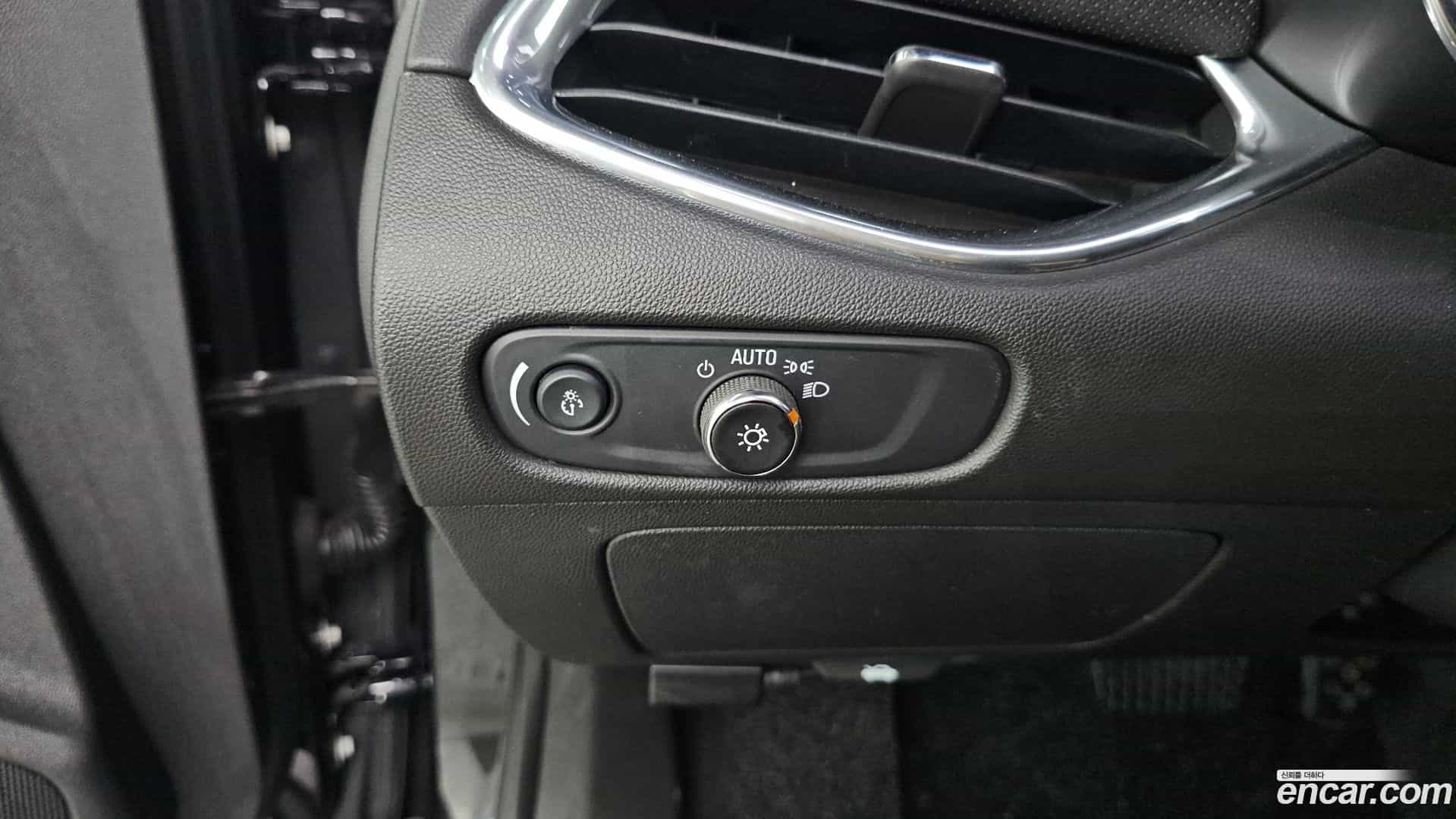 Malibu Chevrolet 2017.4-OPTION-042