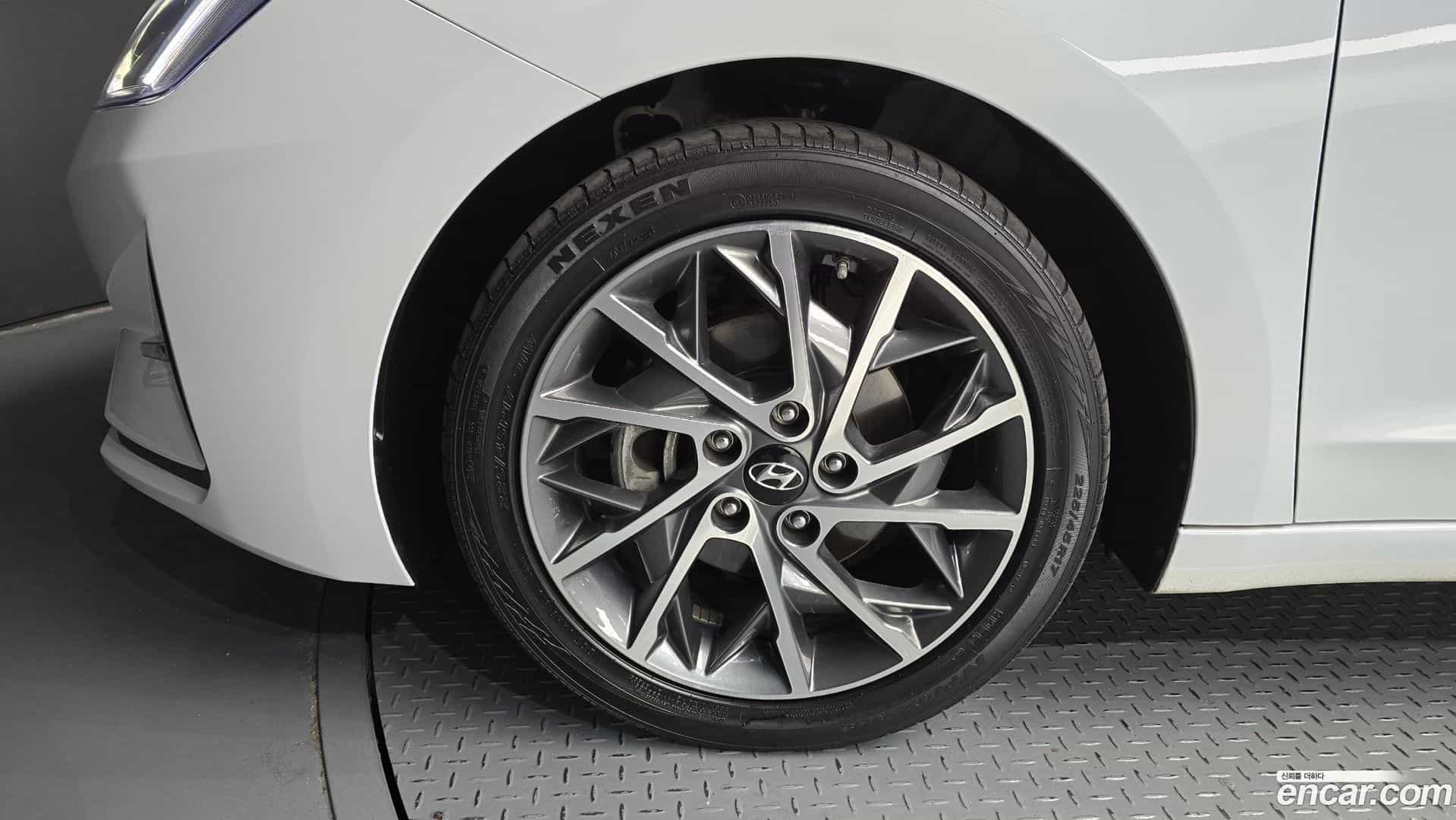 AVANTE Hyundai 2018.11-OUTER-005