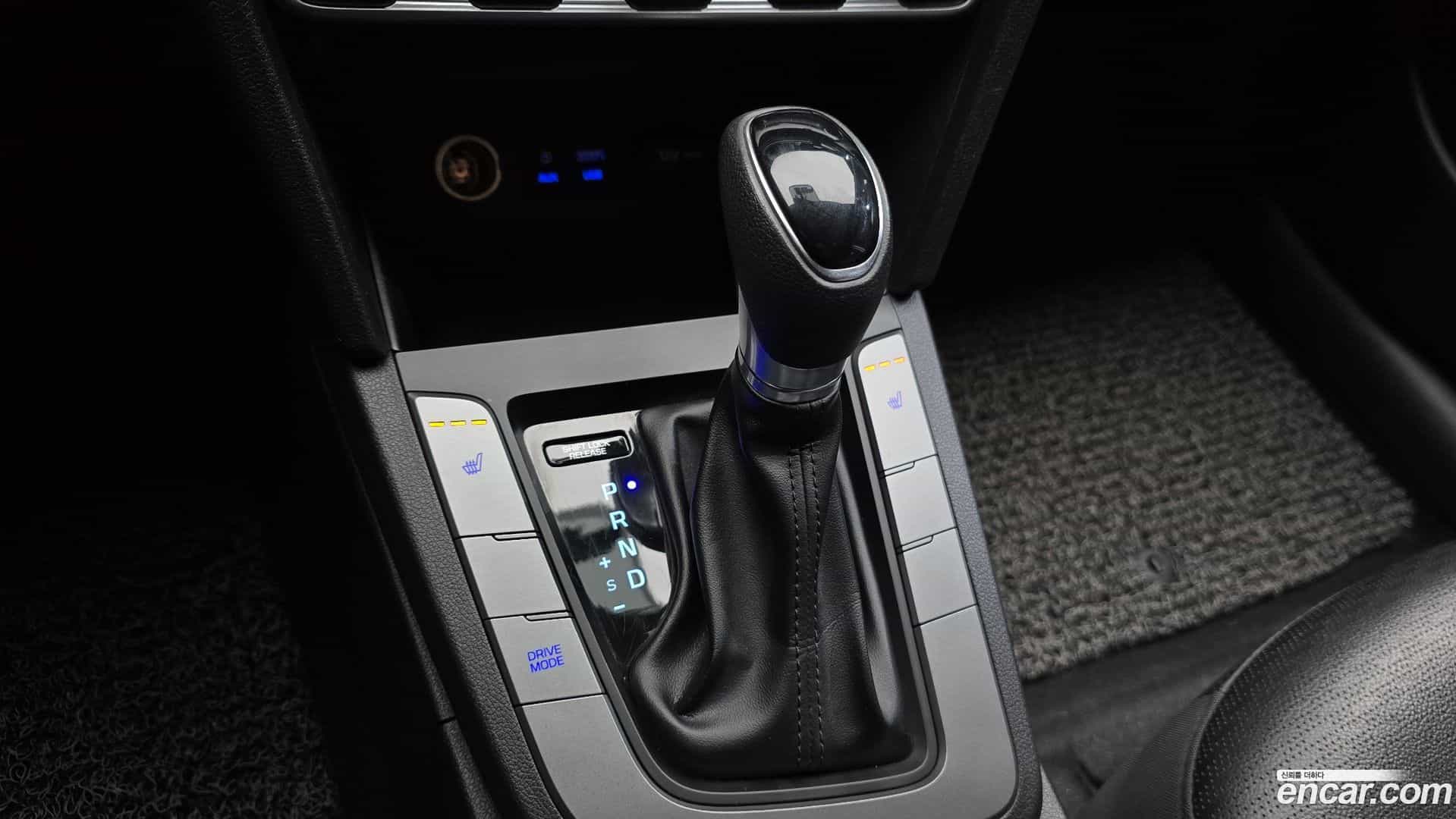 AVANTE Hyundai 2018.11-INNER-009