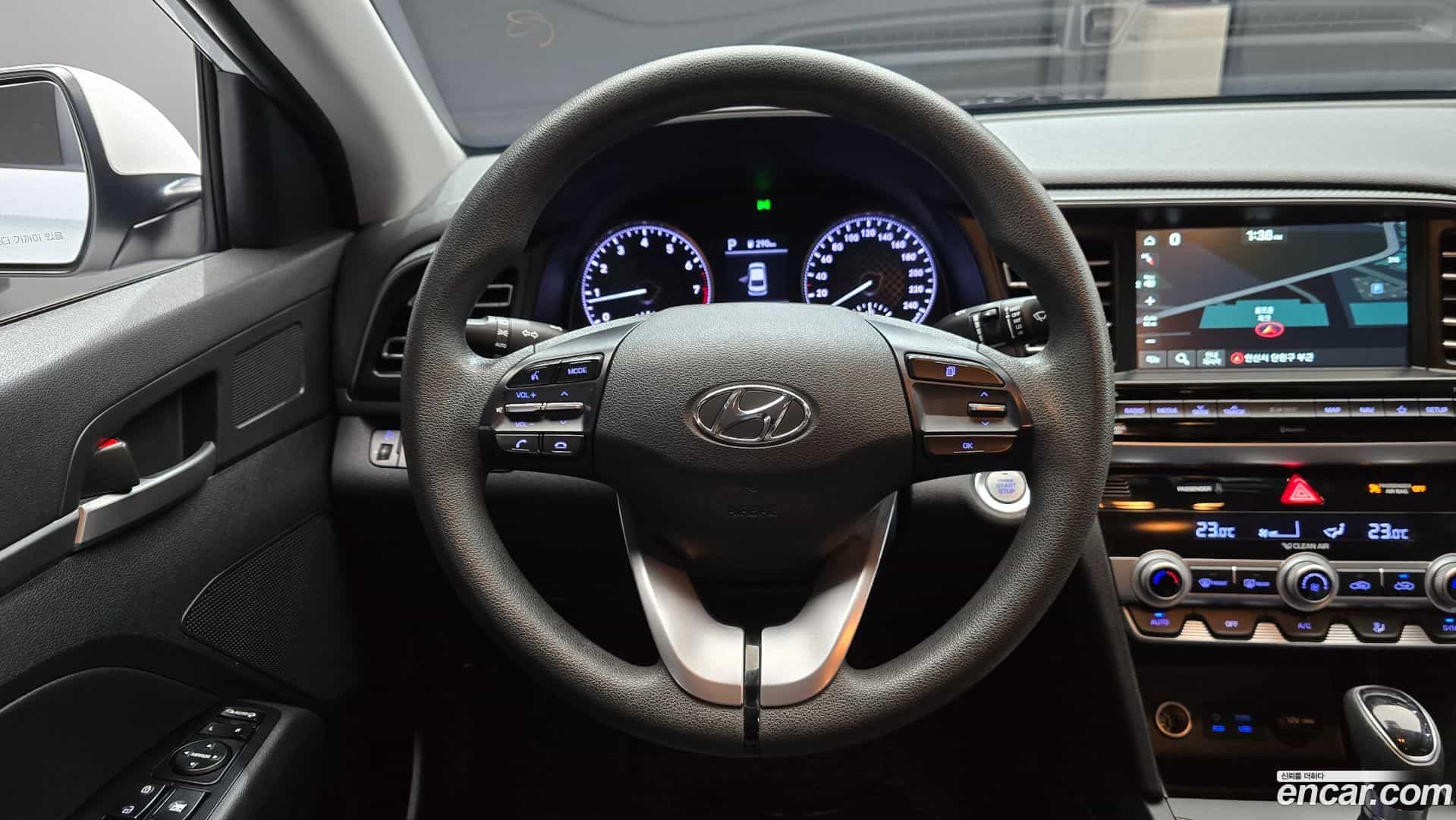 AVANTE Hyundai 2018.11-OPTION-017