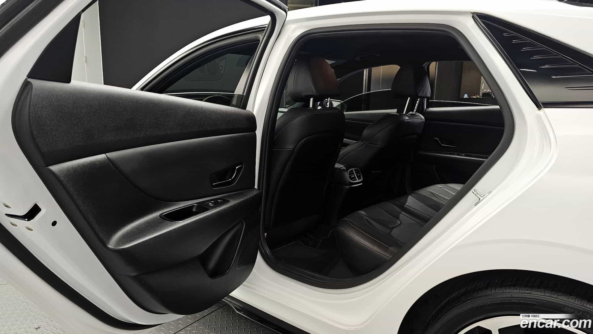 AVANTE Hyundai 2020.11-OPTION-015