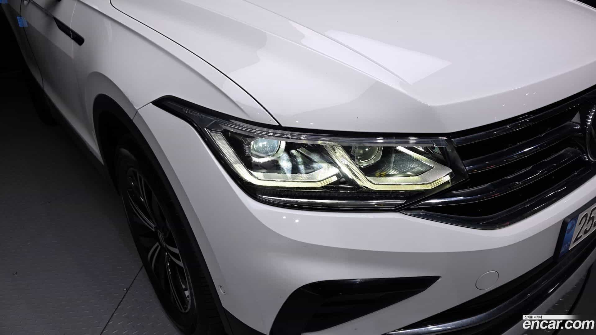 Tiguan Volkswagen 2022.3-OUTER-032