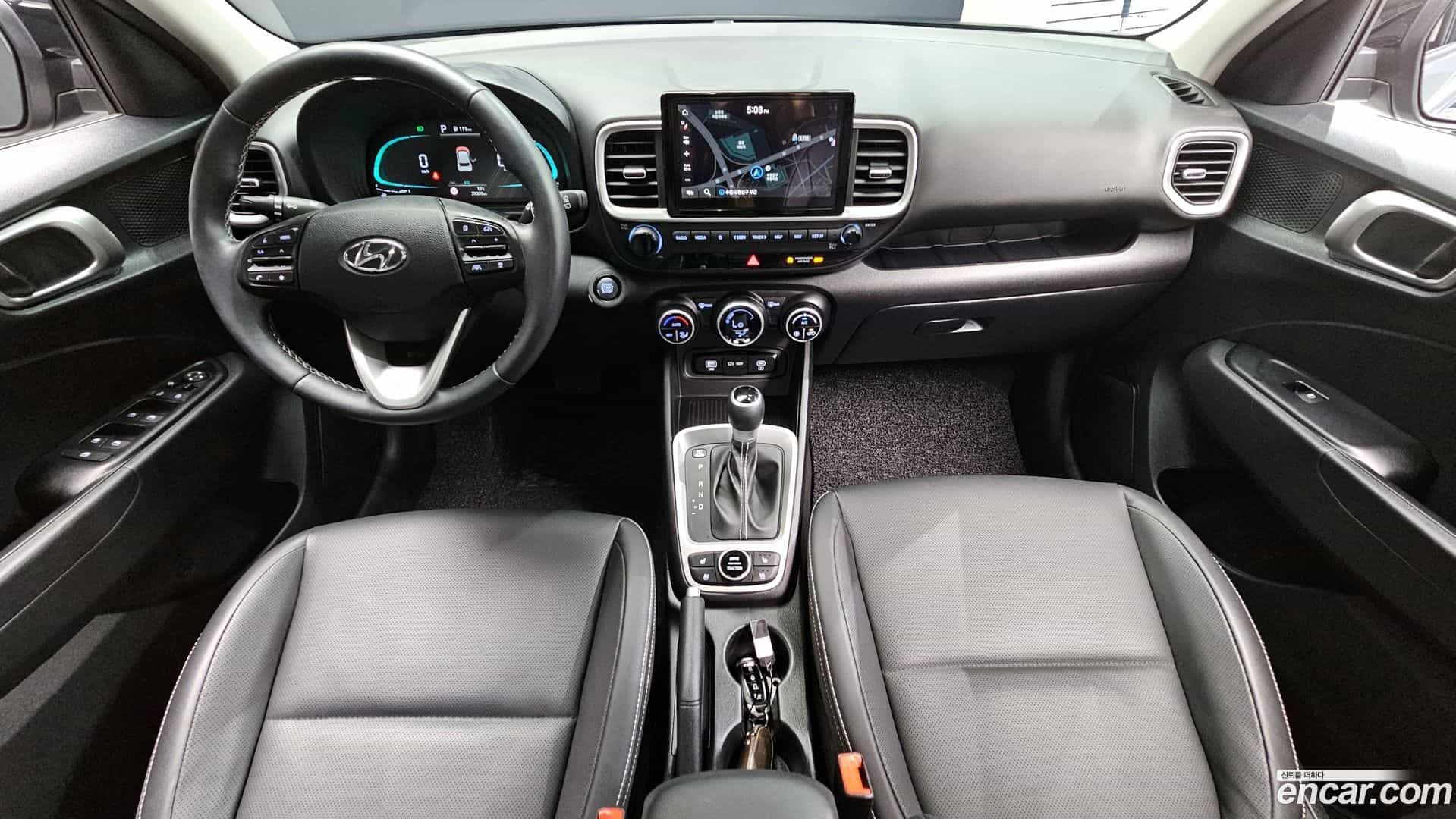 Venue Hyundai 2023.10-INNER-007
