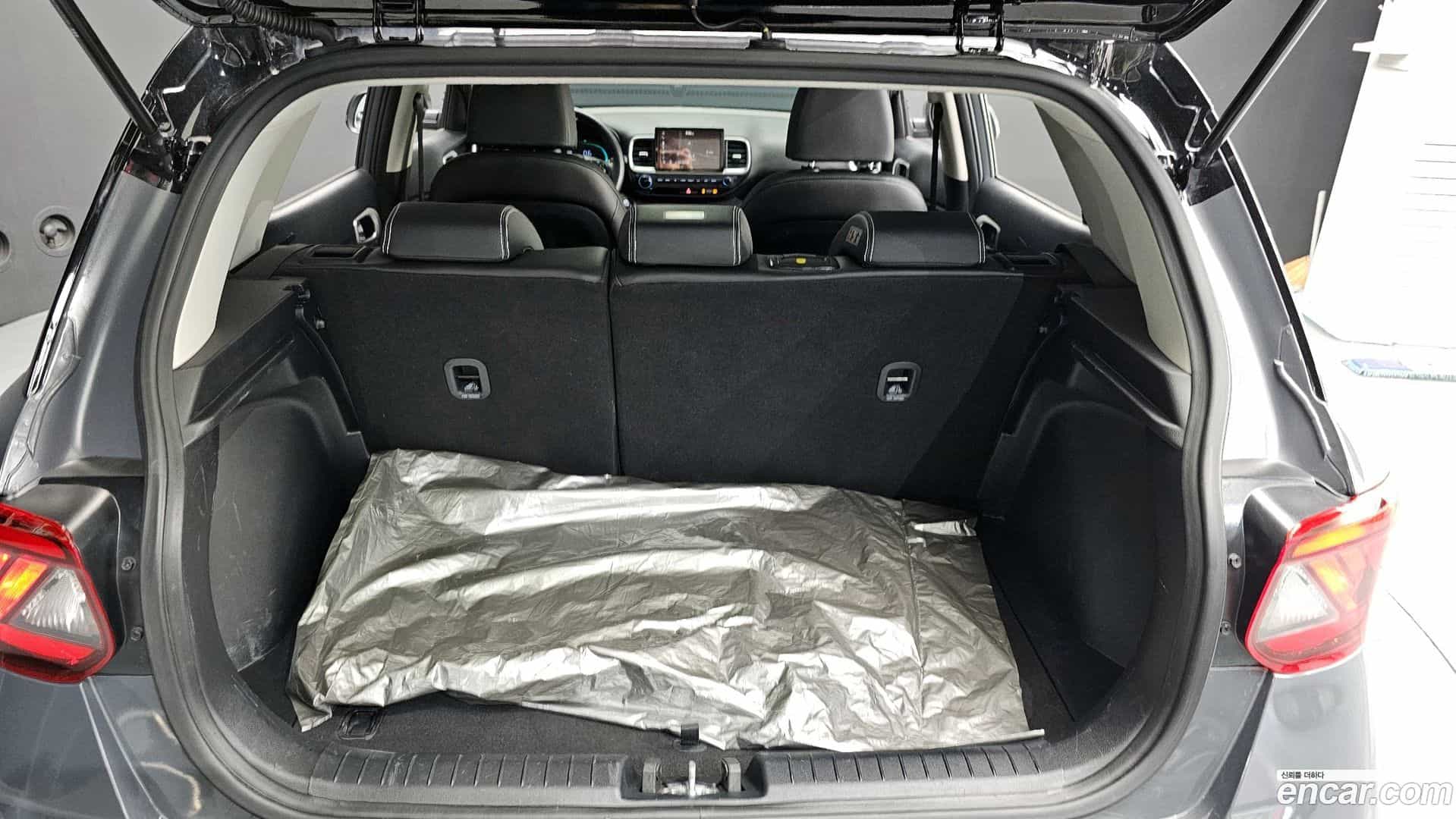 Venue Hyundai 2023.10-OPTION-024