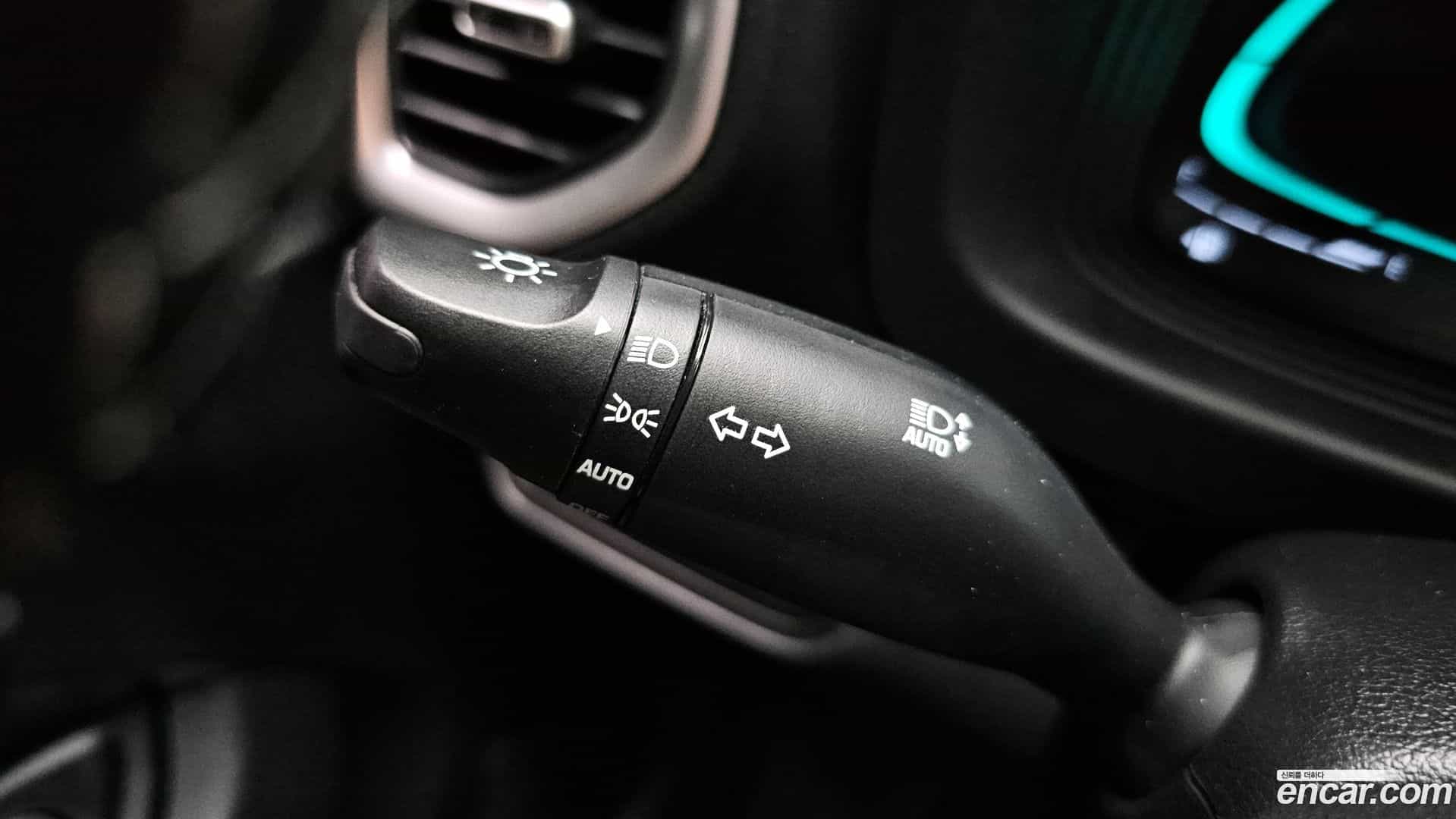 Venue Hyundai 2023.10-OPTION-043