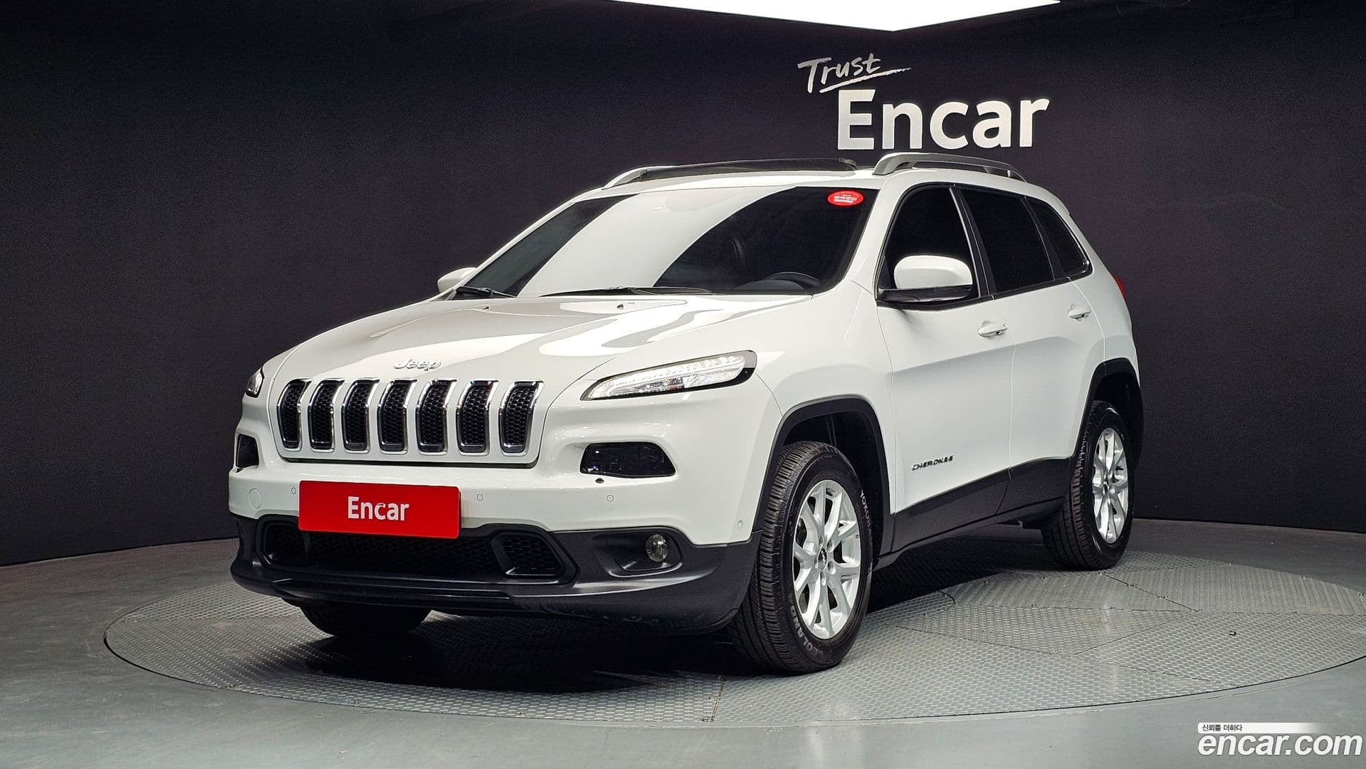 Main__Slider__Photo:Cherokee Jeep 2017.2-0