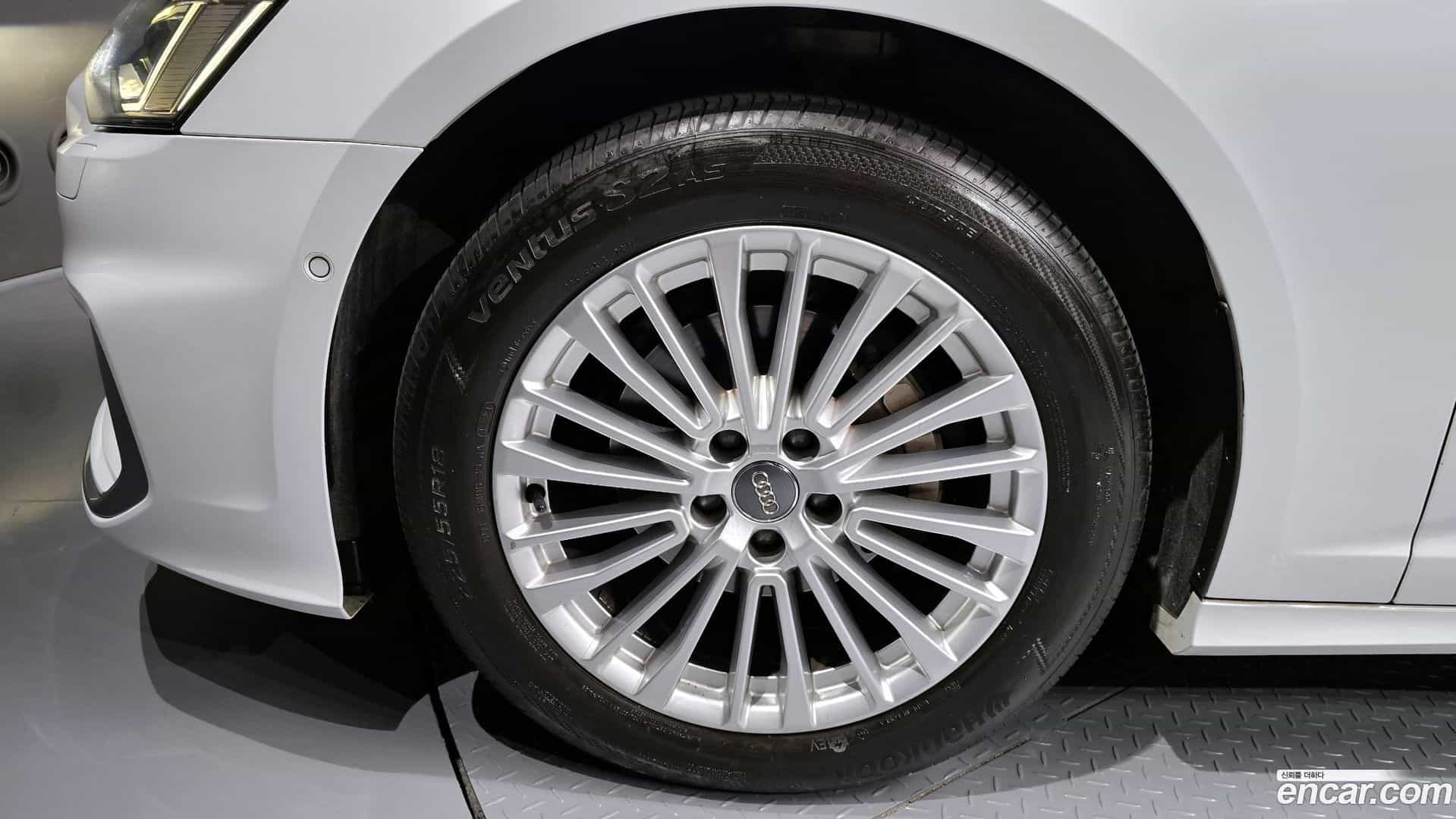 A6 Audi 2021.11-OUTER-031