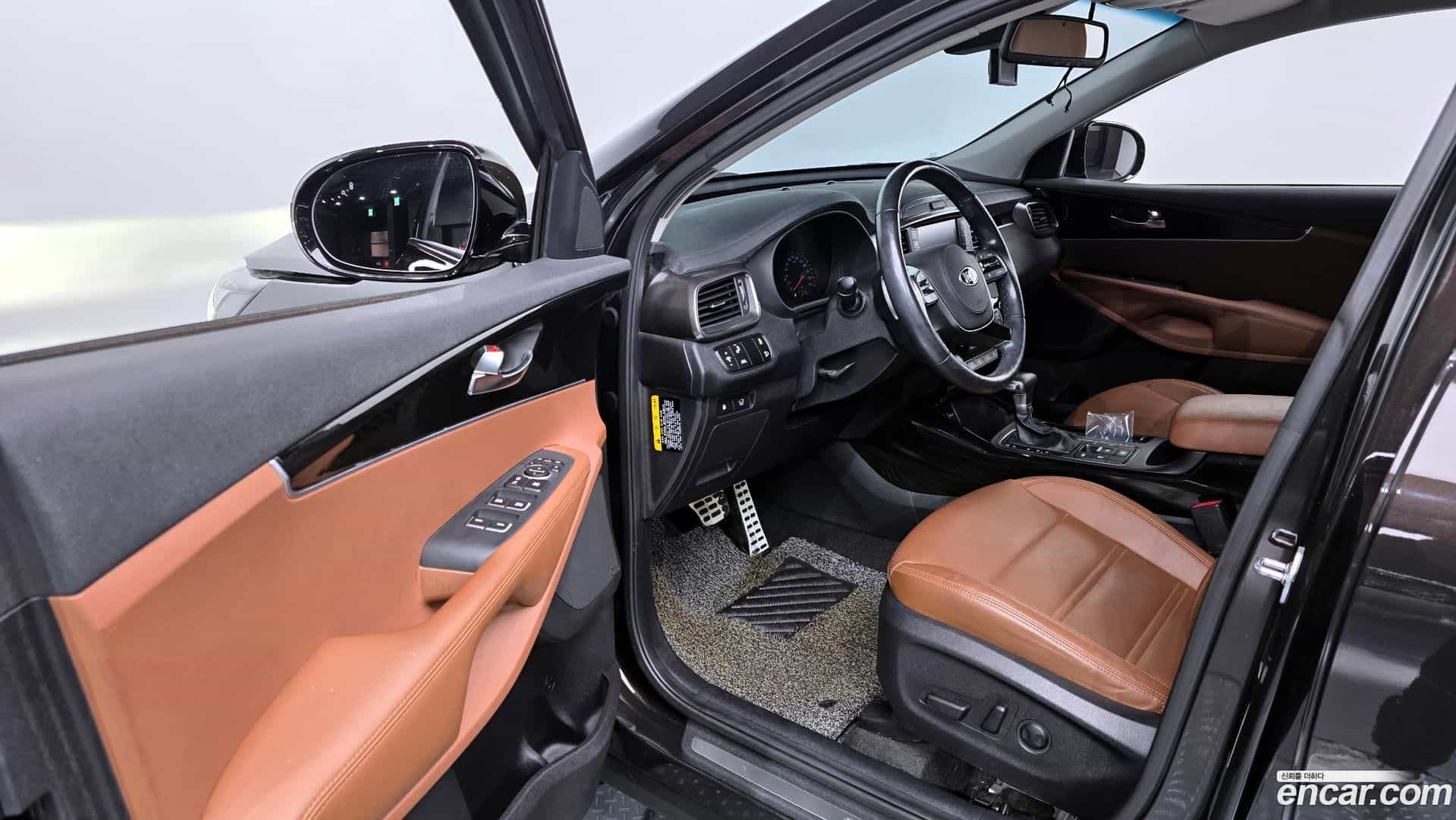 Sorento Kia 2019.1-INNER-010