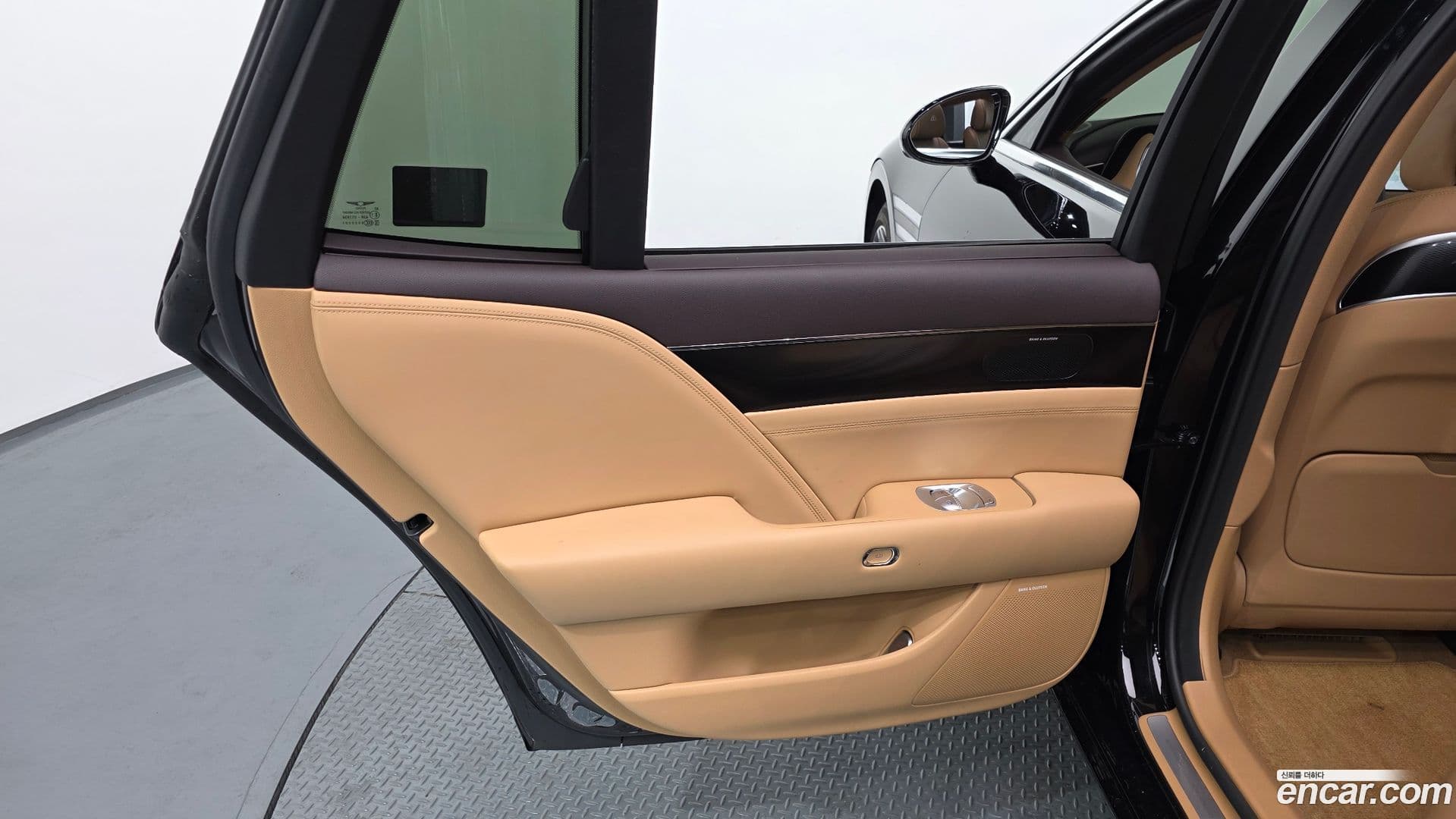 Main__Slider__Photo:G90 Genesis 2024.8-24