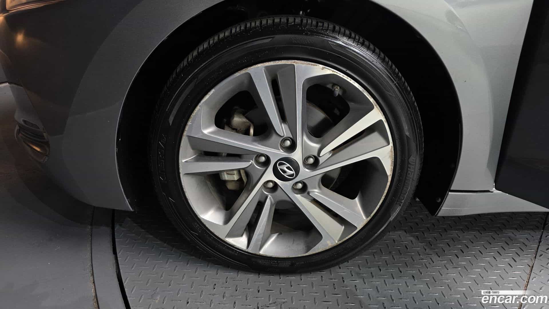 AVANTE Hyundai 2016.8-OUTER-005