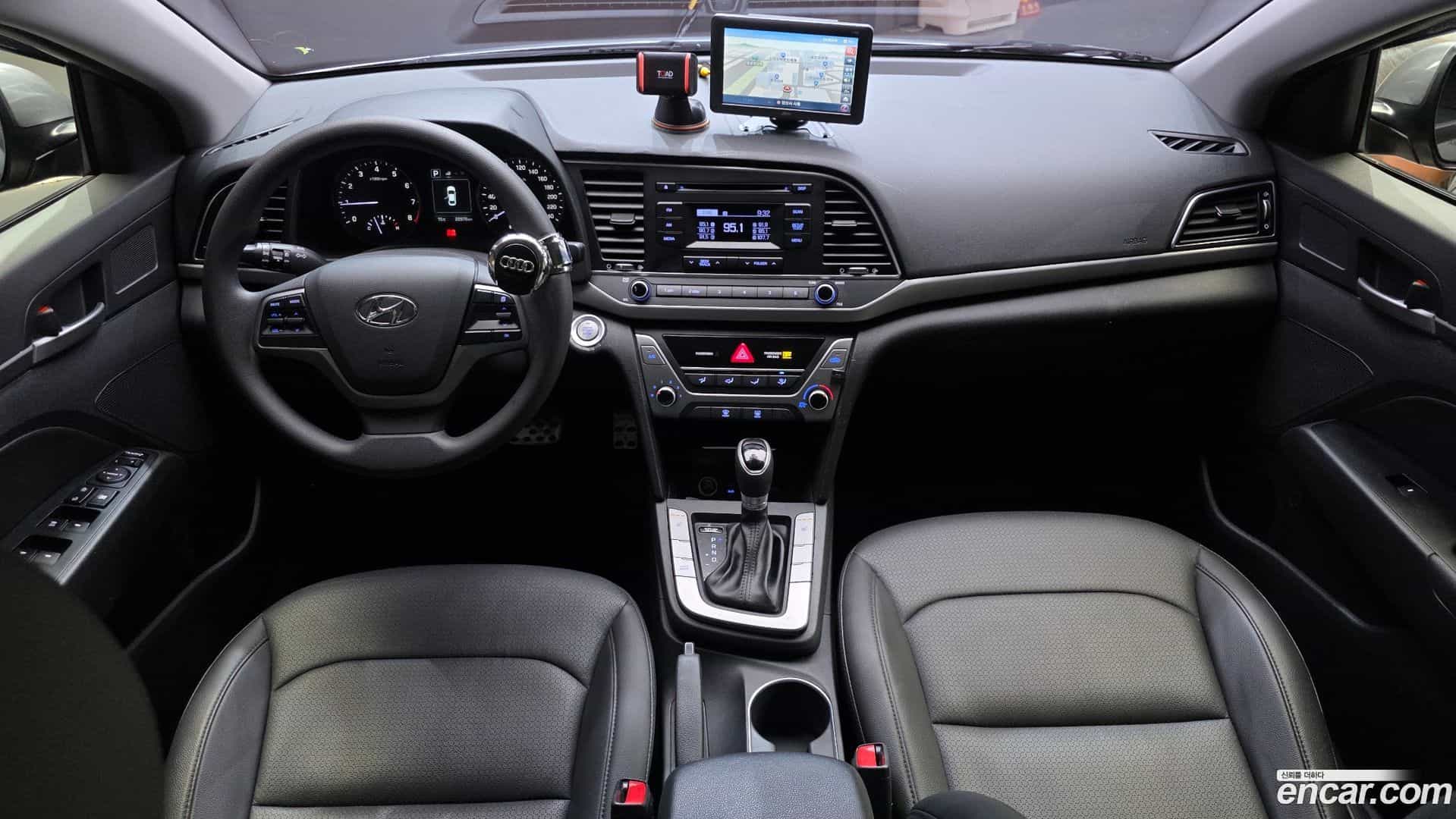 AVANTE Hyundai 2016.8-INNER-007