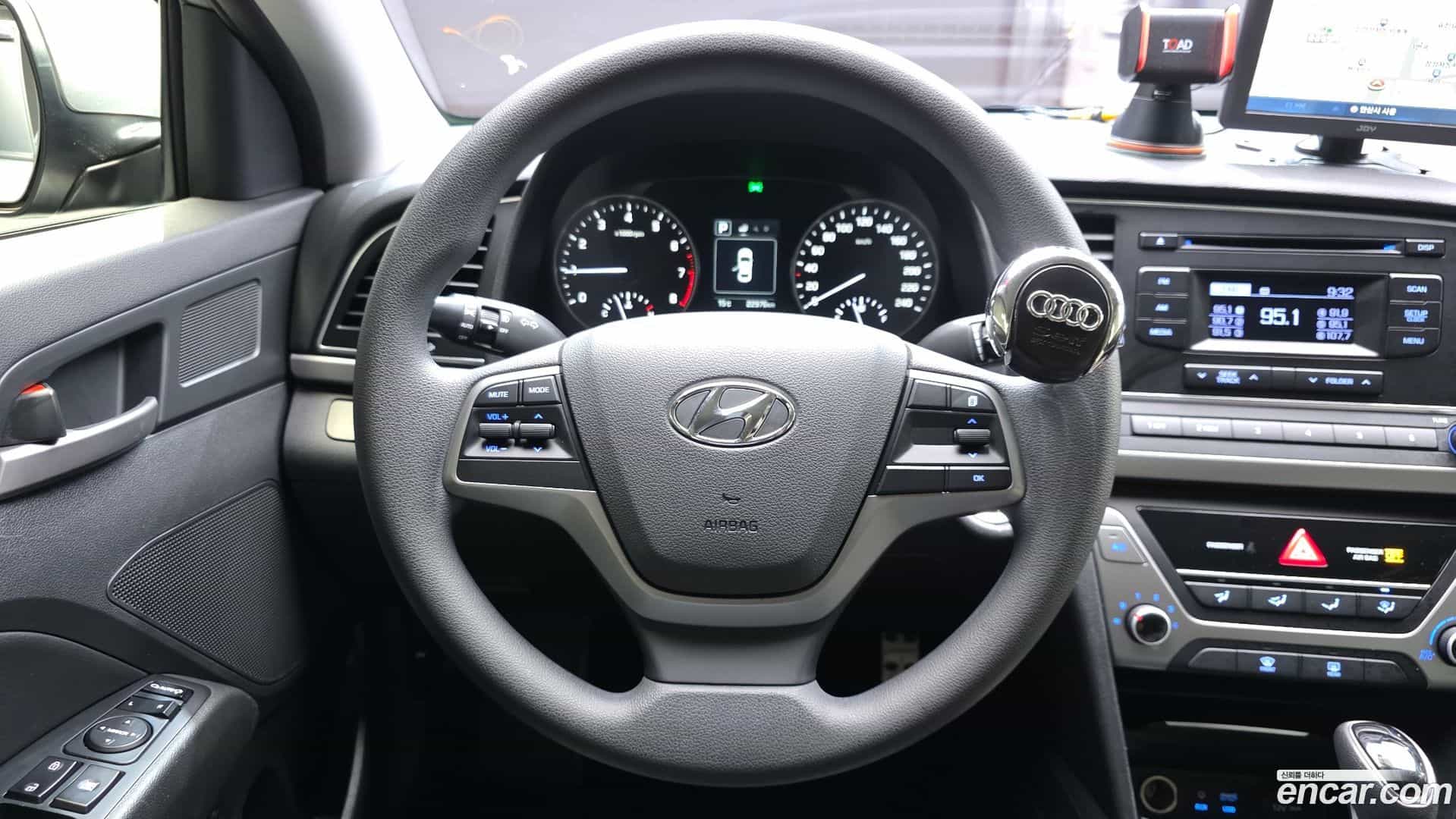 AVANTE Hyundai 2016.8-OPTION-017
