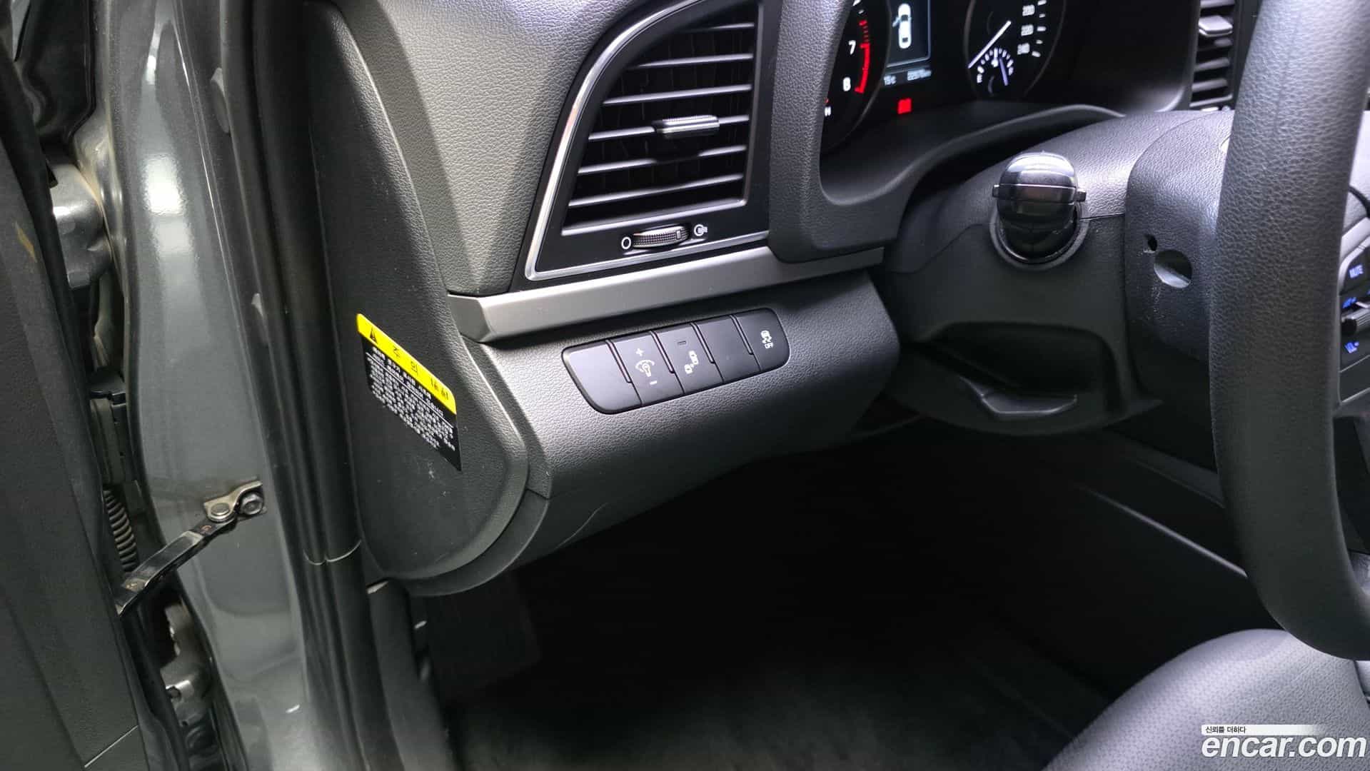 AVANTE Hyundai 2016.8-OPTION-019