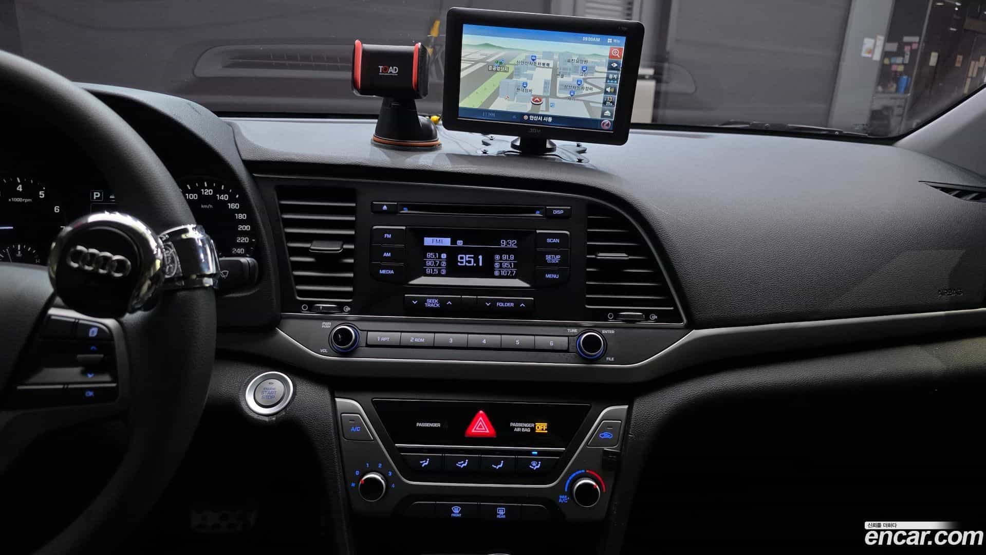 AVANTE Hyundai 2016.8-OPTION-022