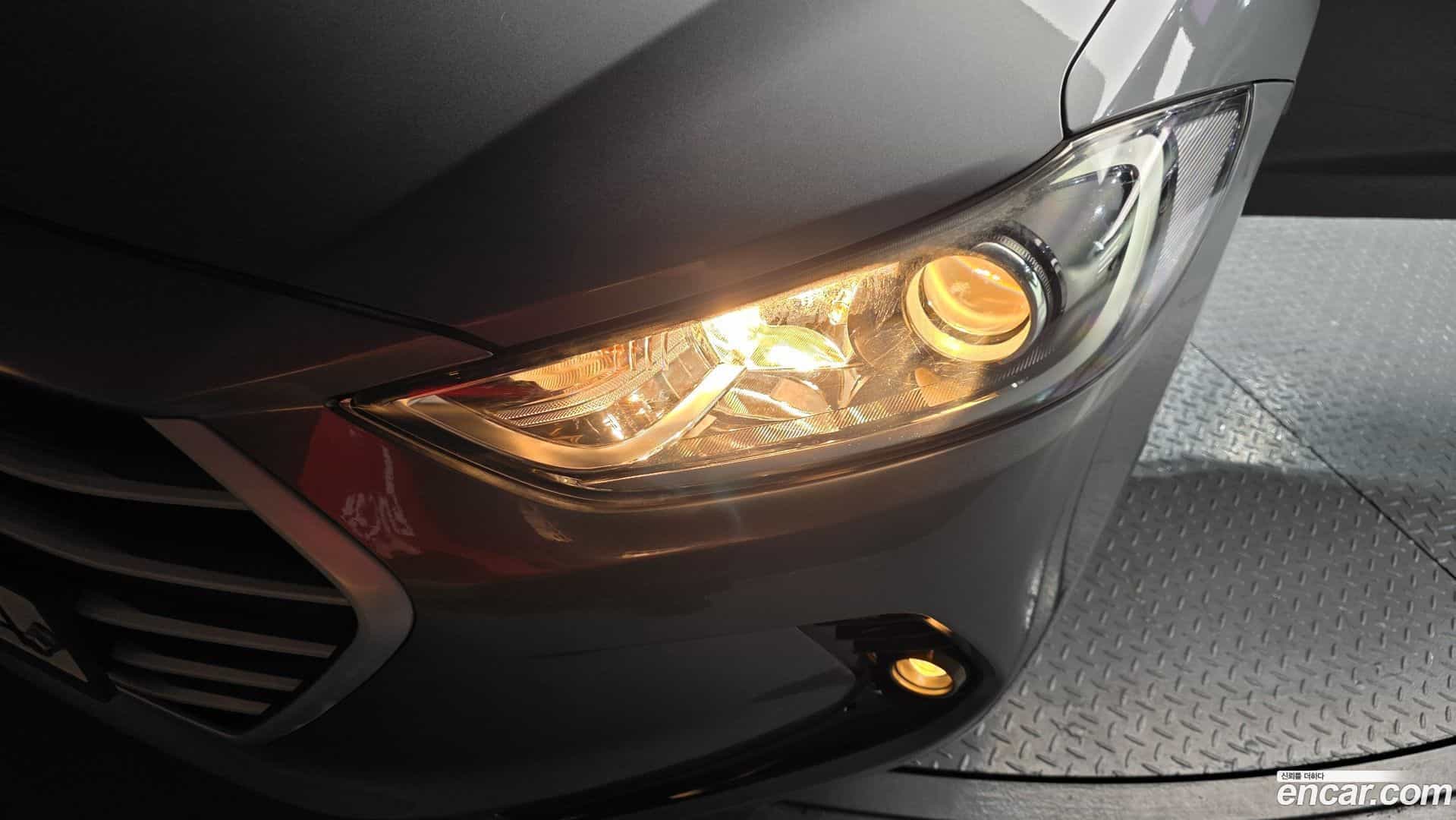 AVANTE Hyundai 2016.8-OUTER-032