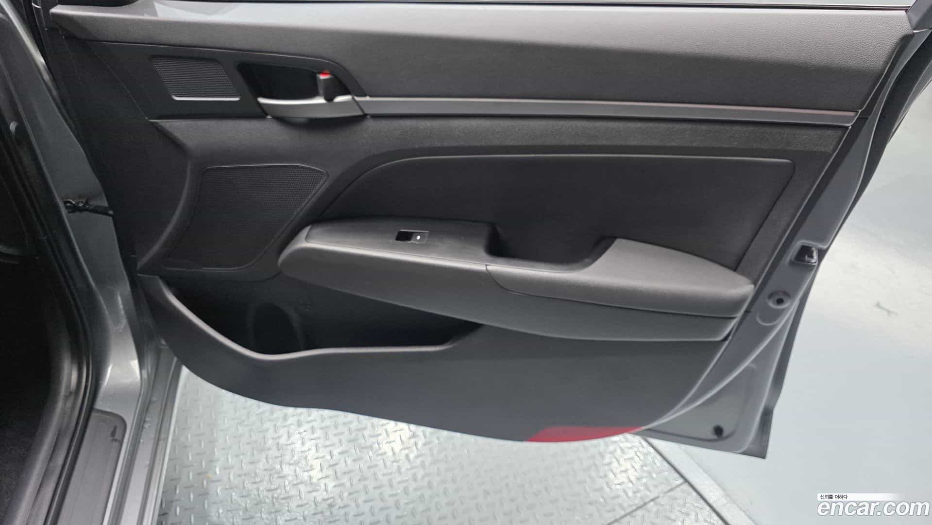 AVANTE Hyundai 2016.8-INNER-035