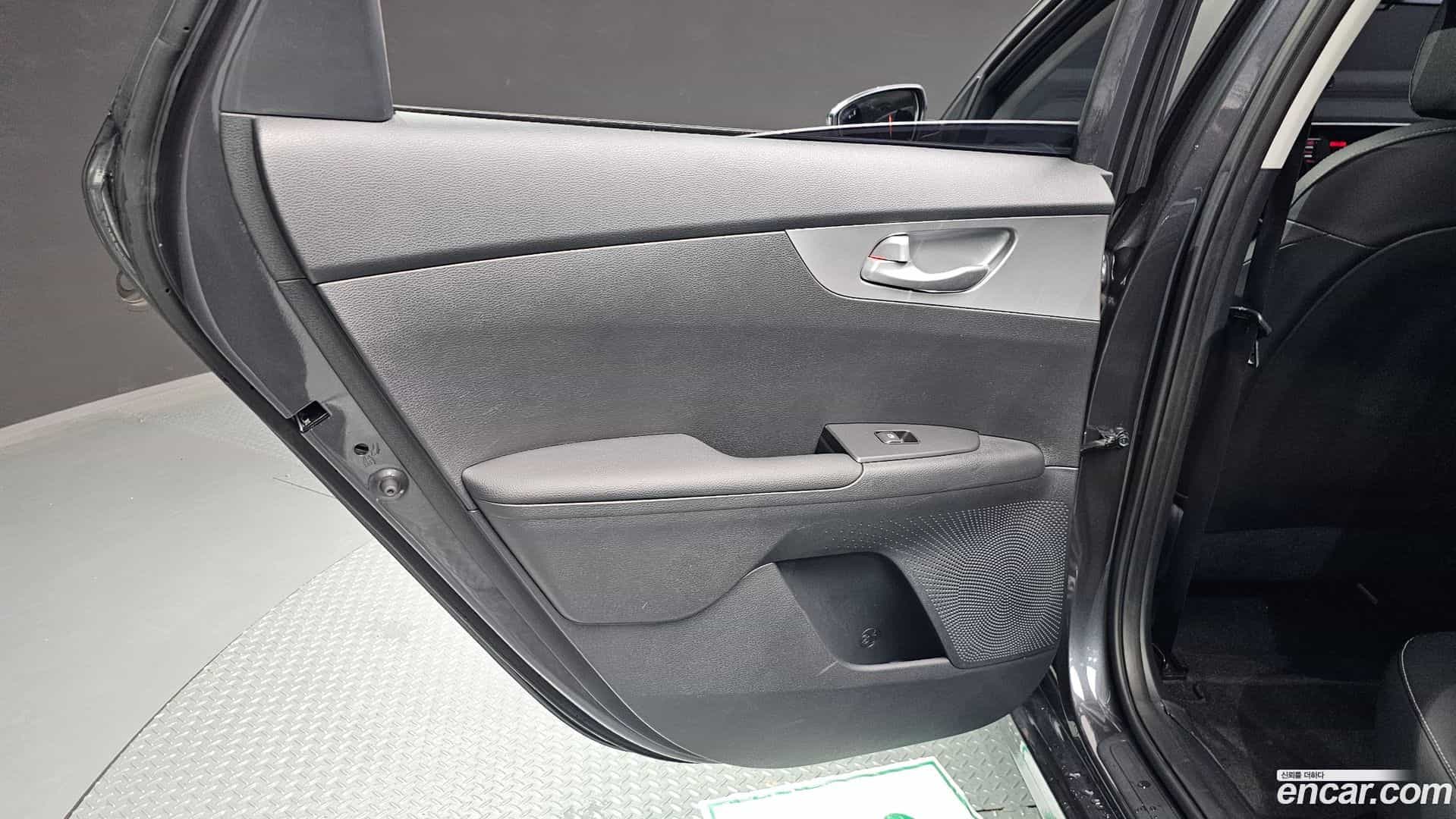 K3 Kia 2022.2-INNER-035