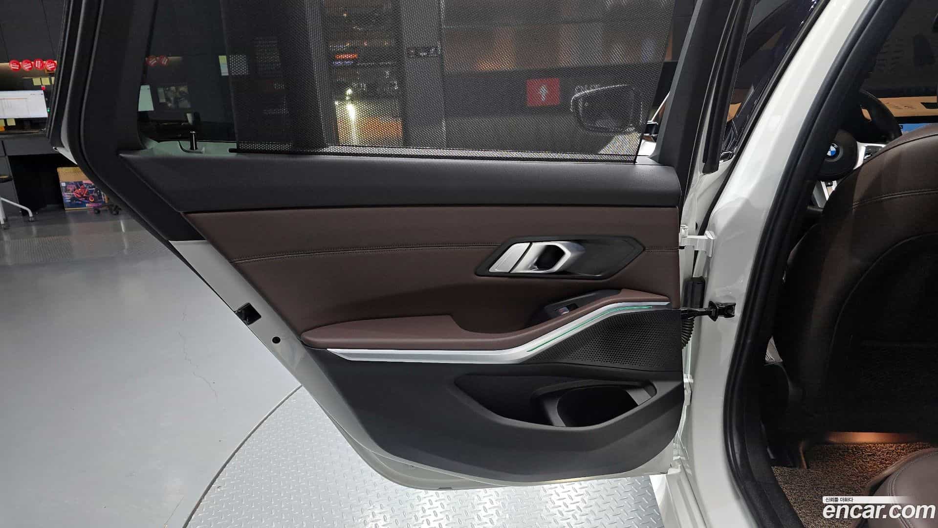 3-Series BMW 2022.9-INNER-035