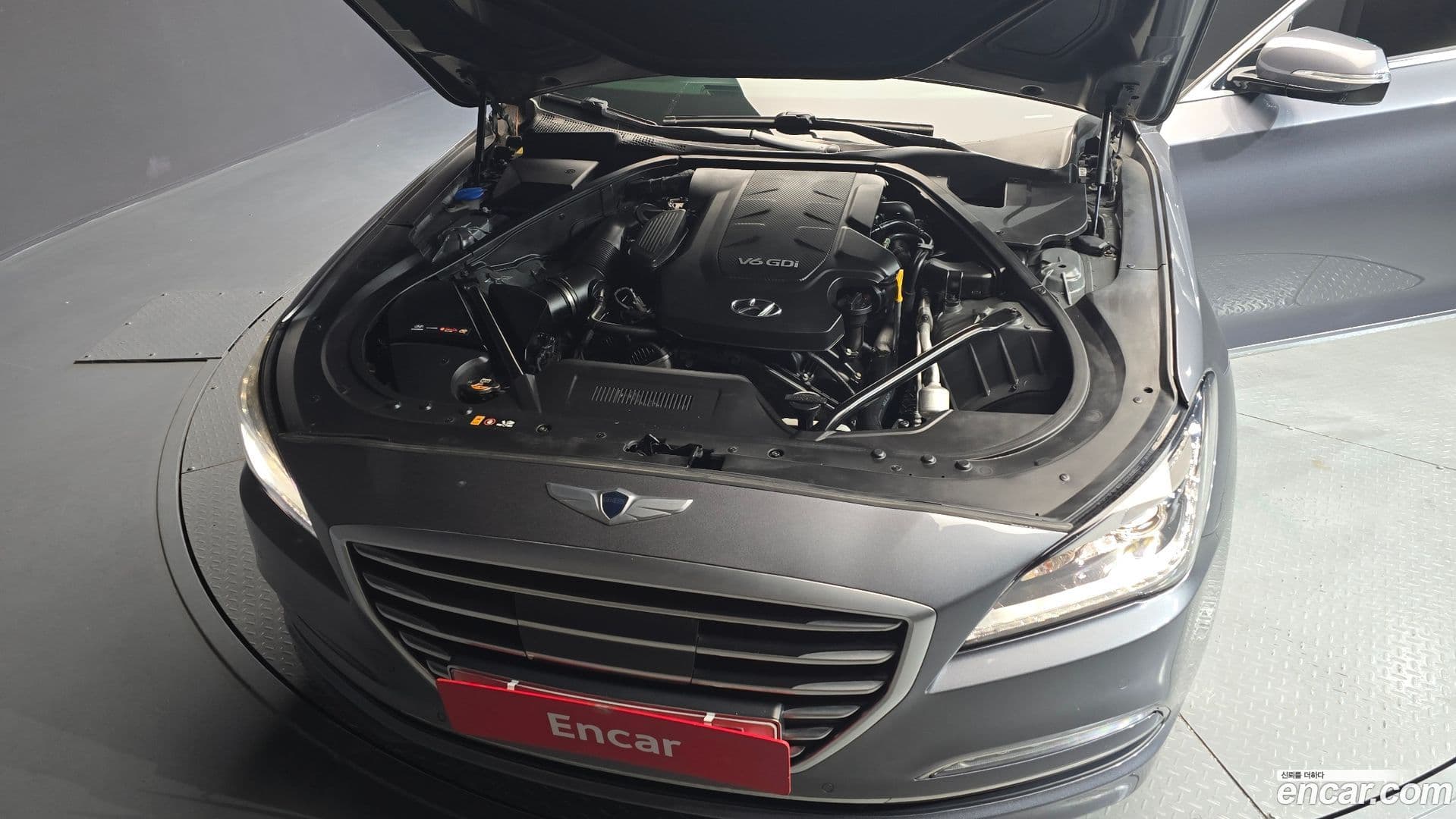 Main__Slider__Photo:Genesis Hyundai 2014.1-5