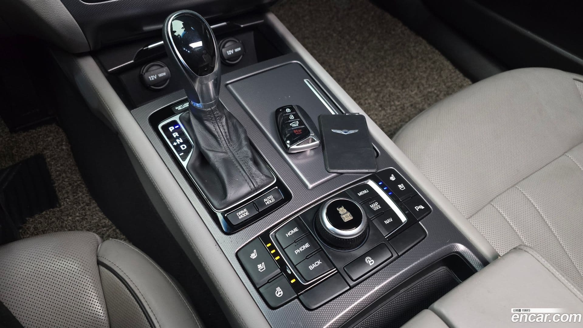 Main__Slider__Photo:Genesis Hyundai 2014.1-8