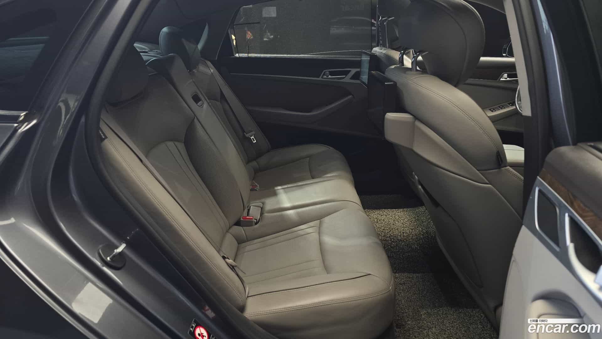 Genesis Hyundai 2014.1-OPTION-016