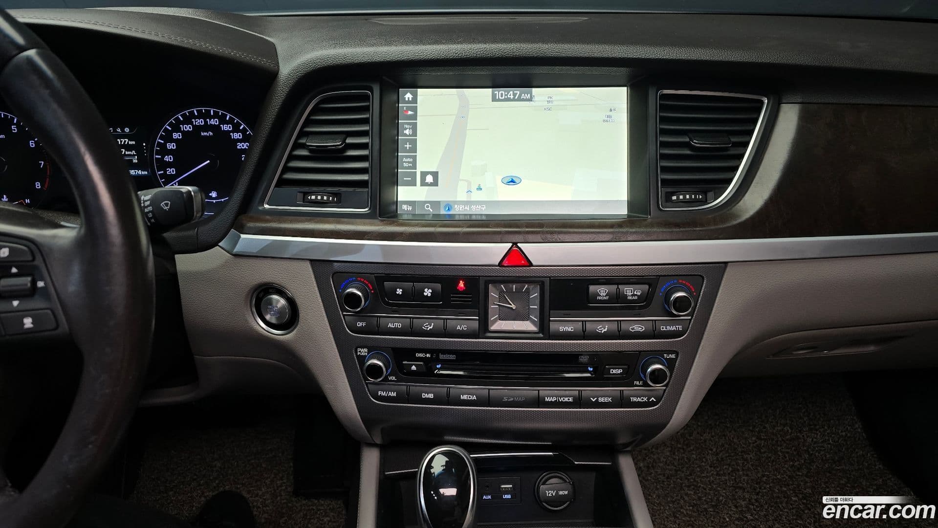 Main__Slider__Photo:Genesis Hyundai 2014.1-13