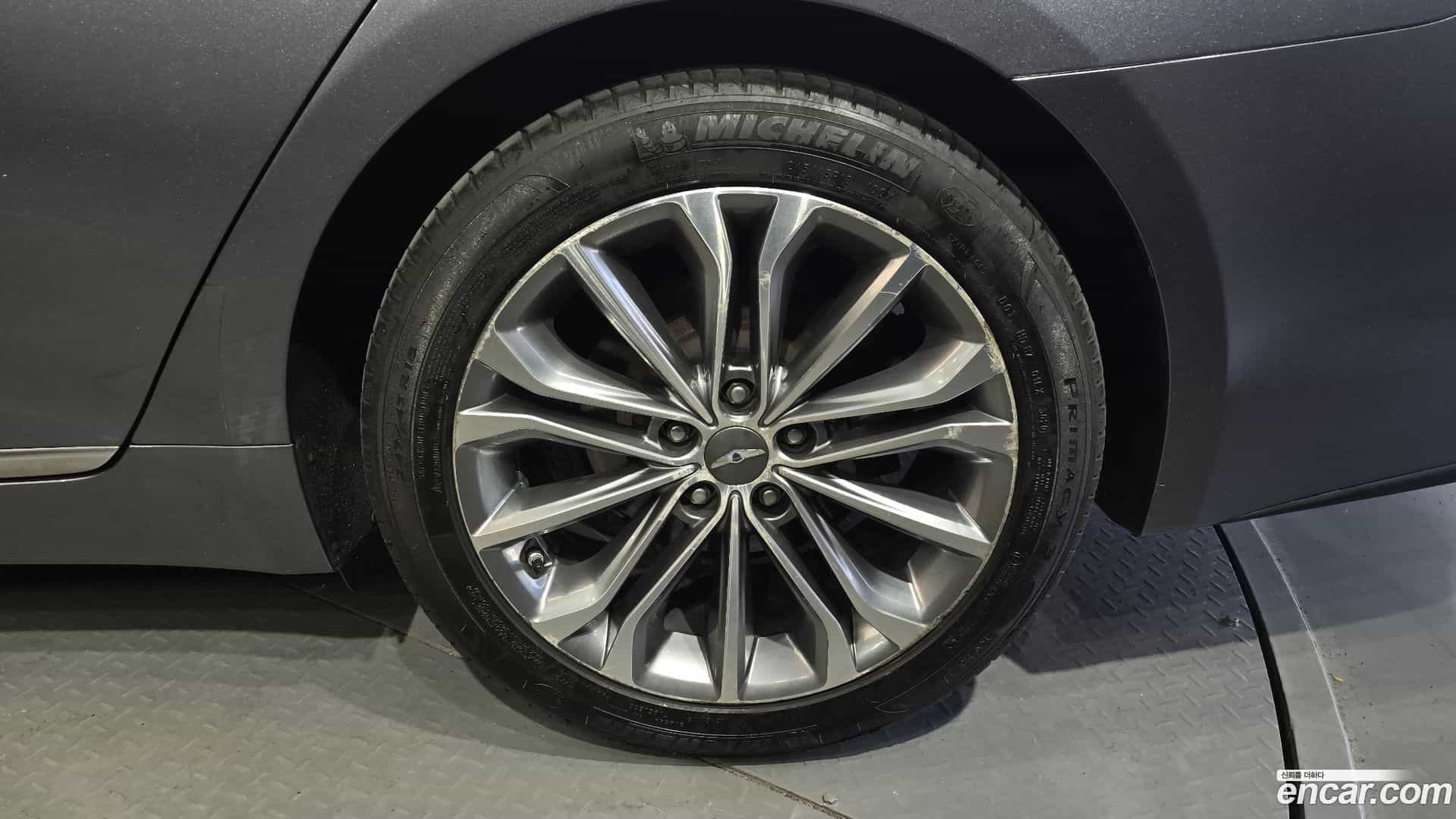 Genesis Hyundai 2014.1-OUTER-031
