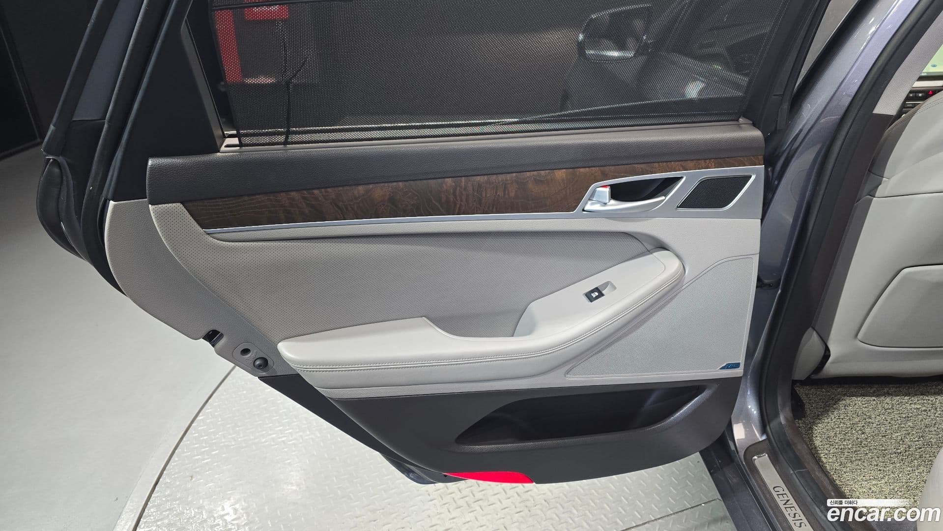 Main__Slider__Photo:Genesis Hyundai 2014.1-24