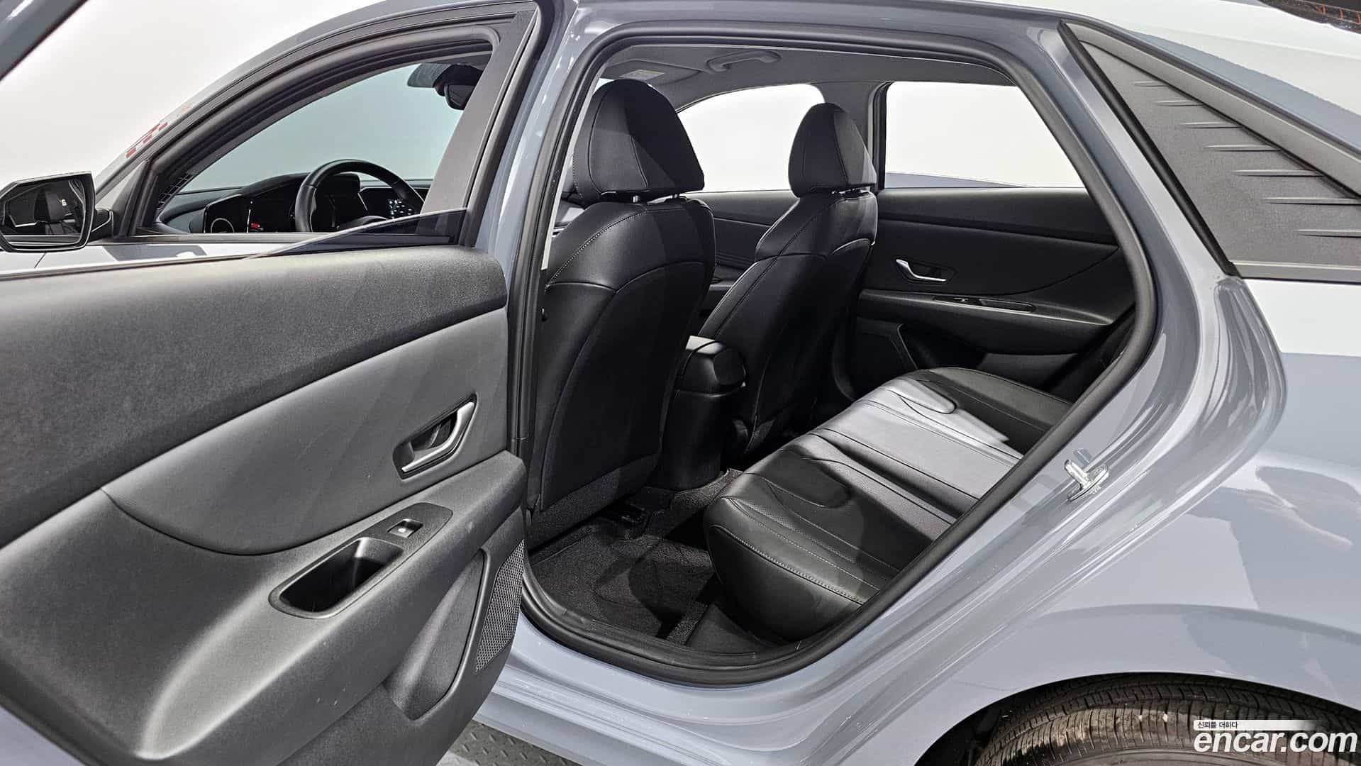 AVANTE Hyundai 2022.9-OPTION-015