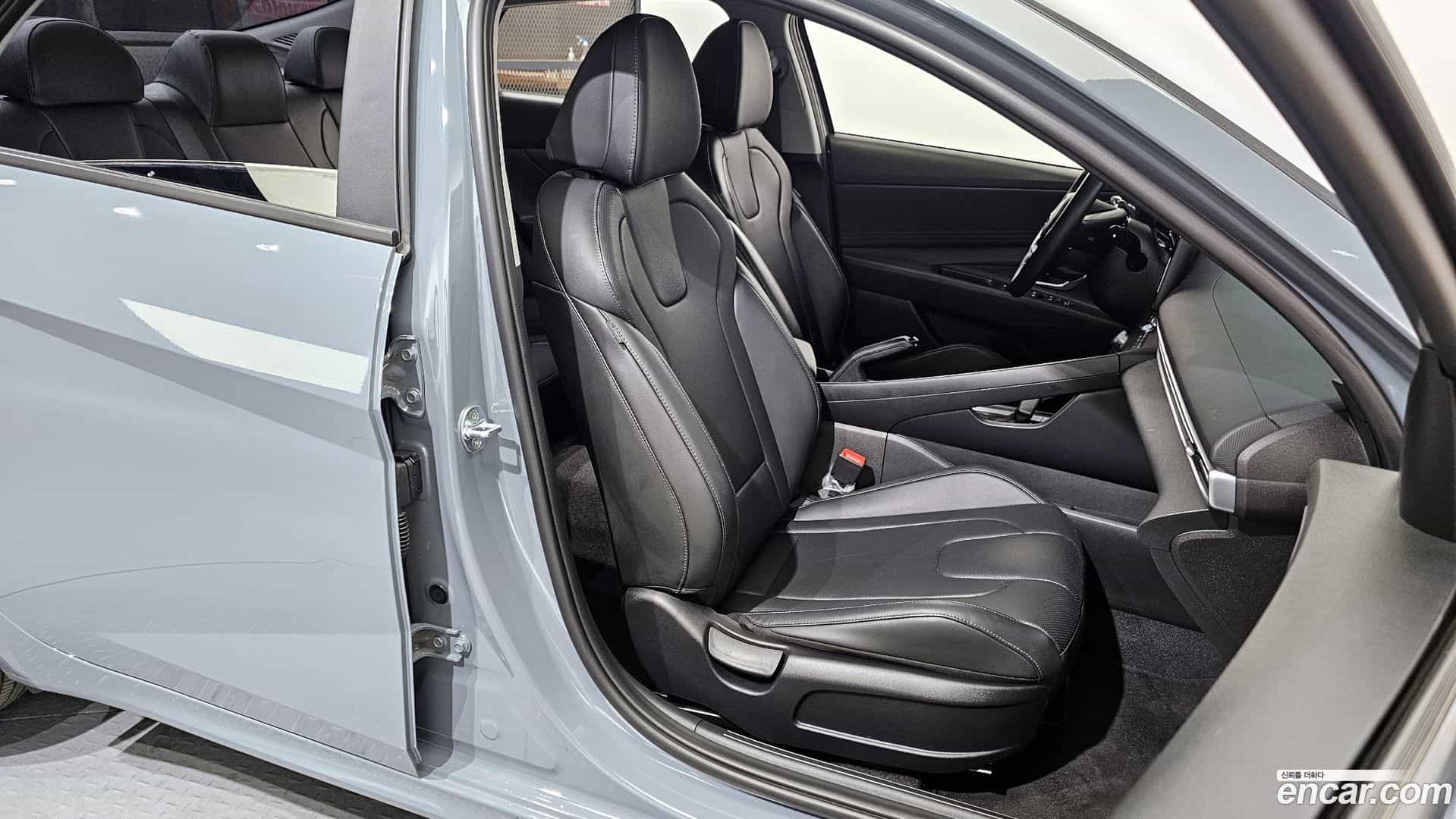 AVANTE Hyundai 2022.9-OPTION-016