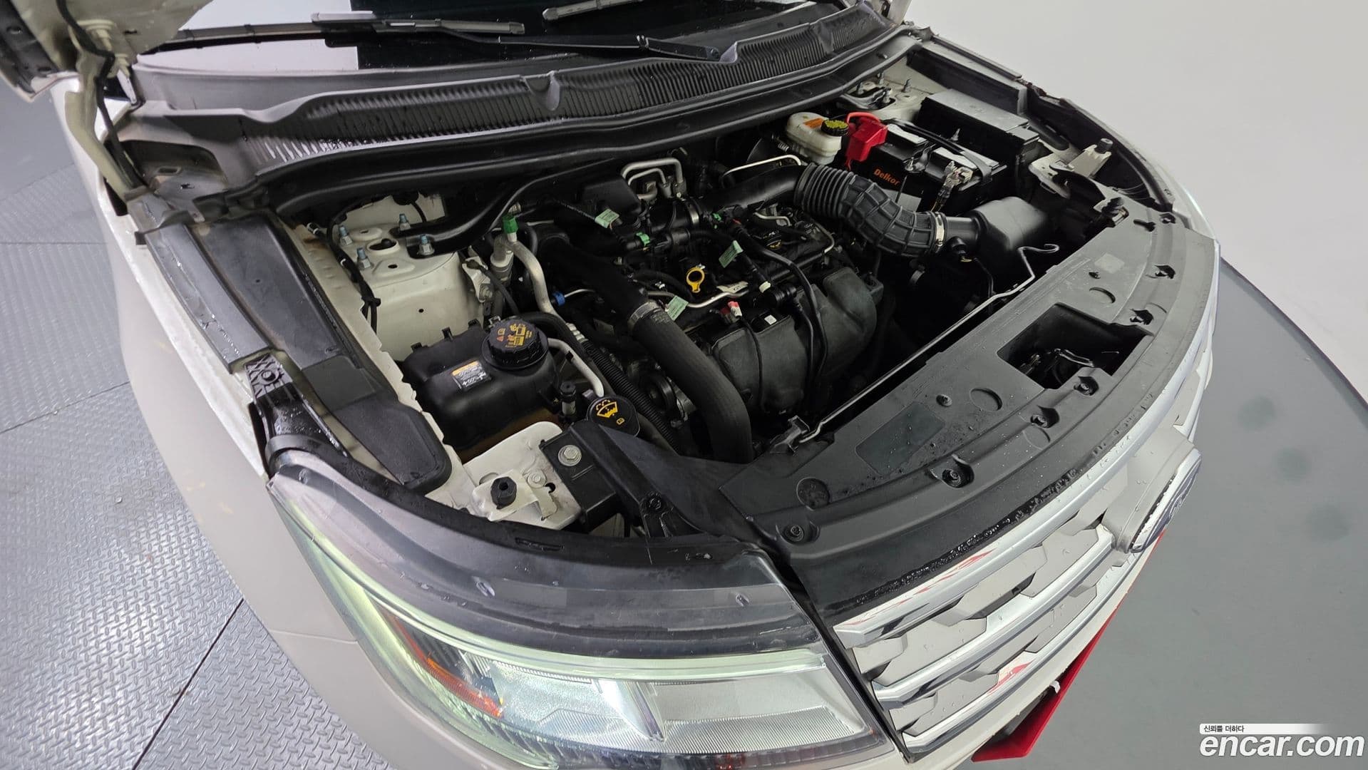 Main__Slider__Photo:Explorer Ford 2019.6-5
