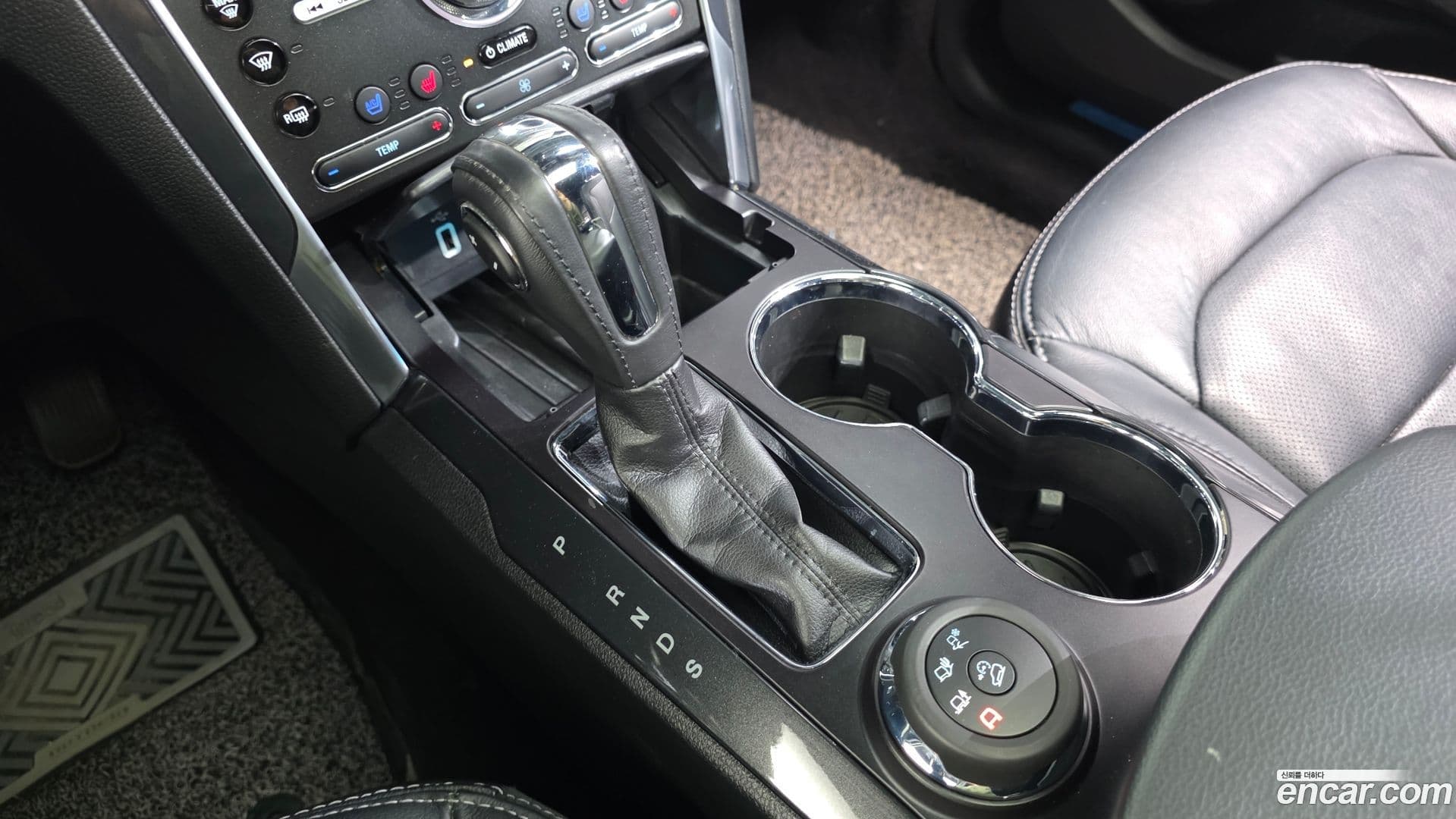 Main__Slider__Photo:Explorer Ford 2019.6-8