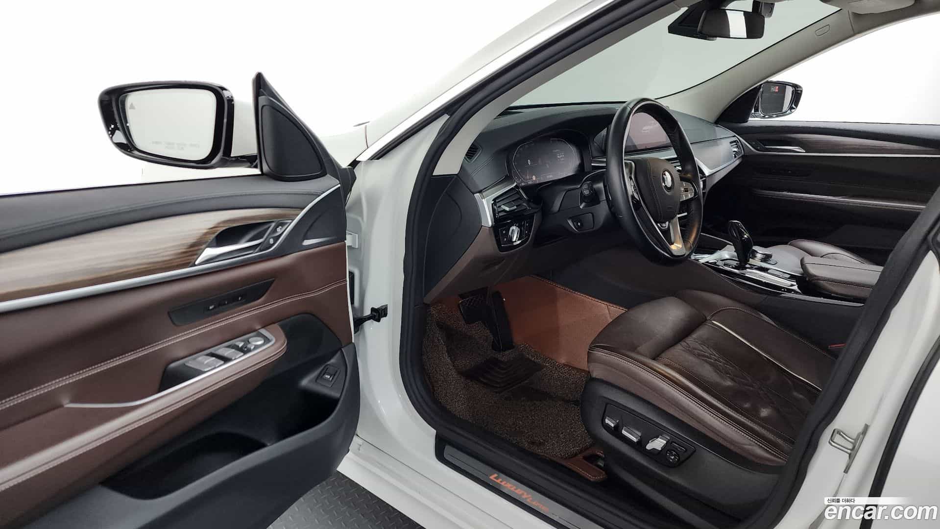 Gran Turismo BMW 2019.10-INNER-010