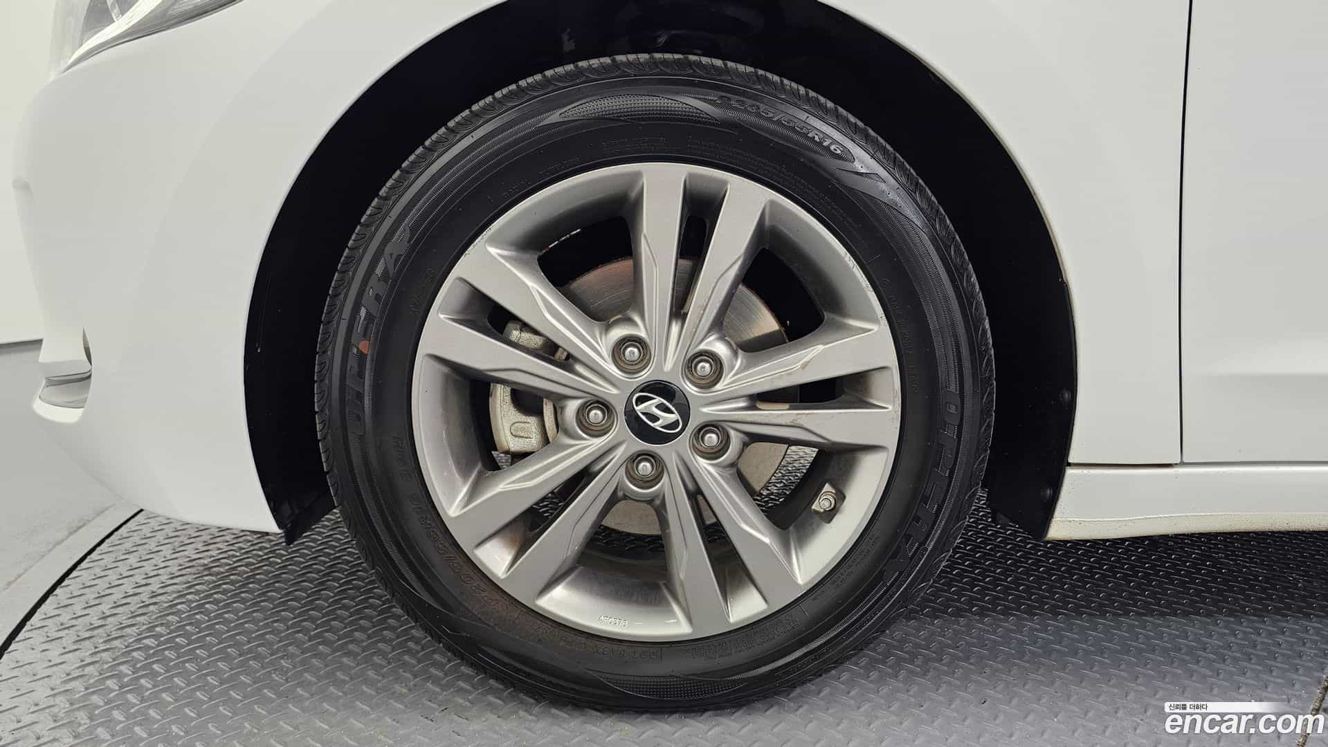 AVANTE Hyundai 2016.3-OUTER-005
