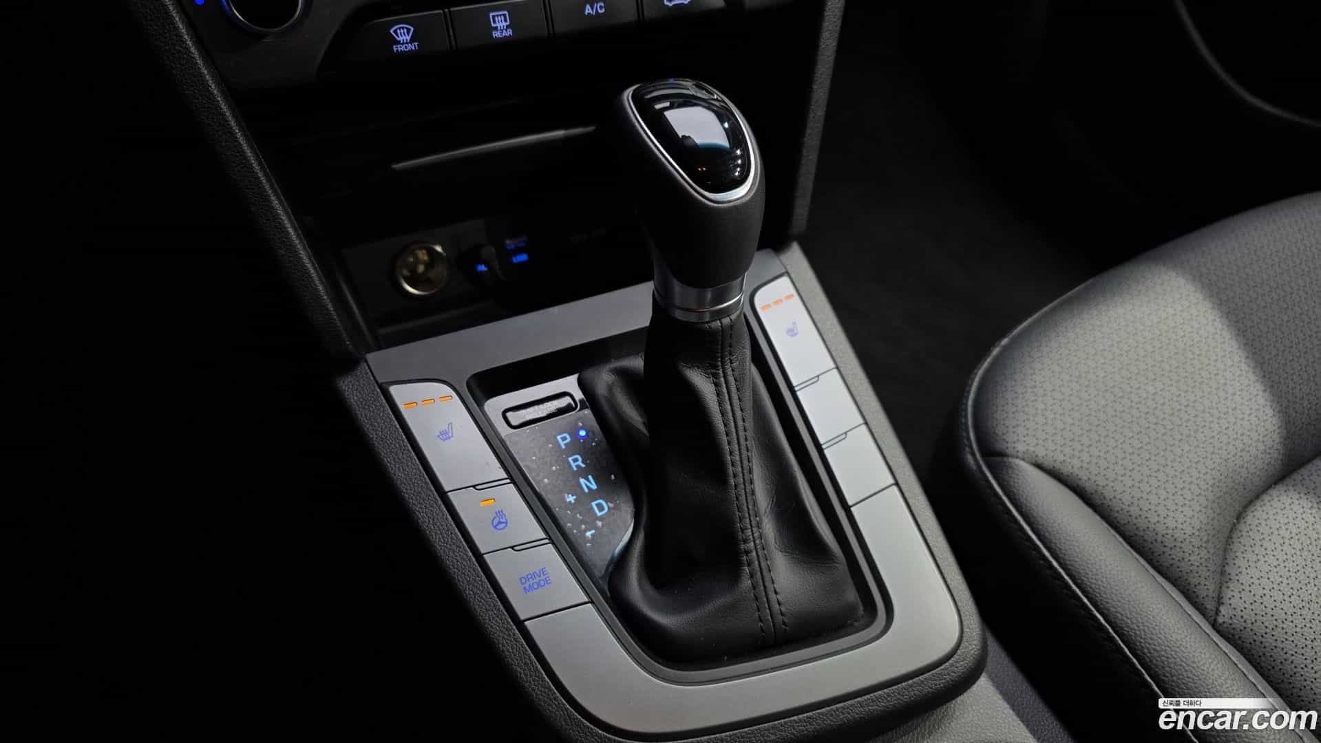 AVANTE Hyundai 2016.2-INNER-009